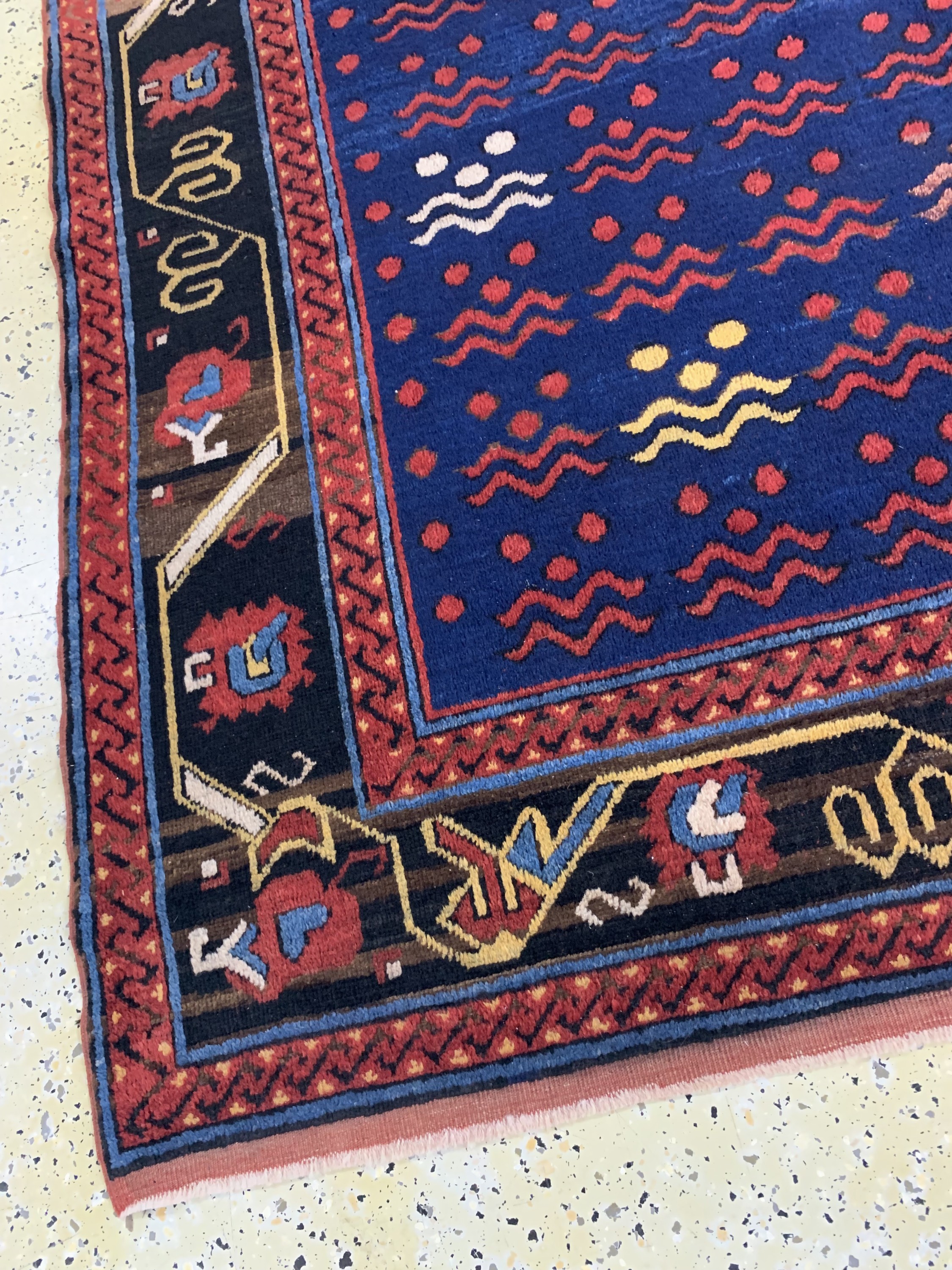 Detail e: Kopie eines"Chintamani-Kazak", Kaukasus, Mitte 20.Jhd, Wolle auf Wolle, ca. 205 x 165 cm, EHZ: 2(oxidiertes Schwarz)