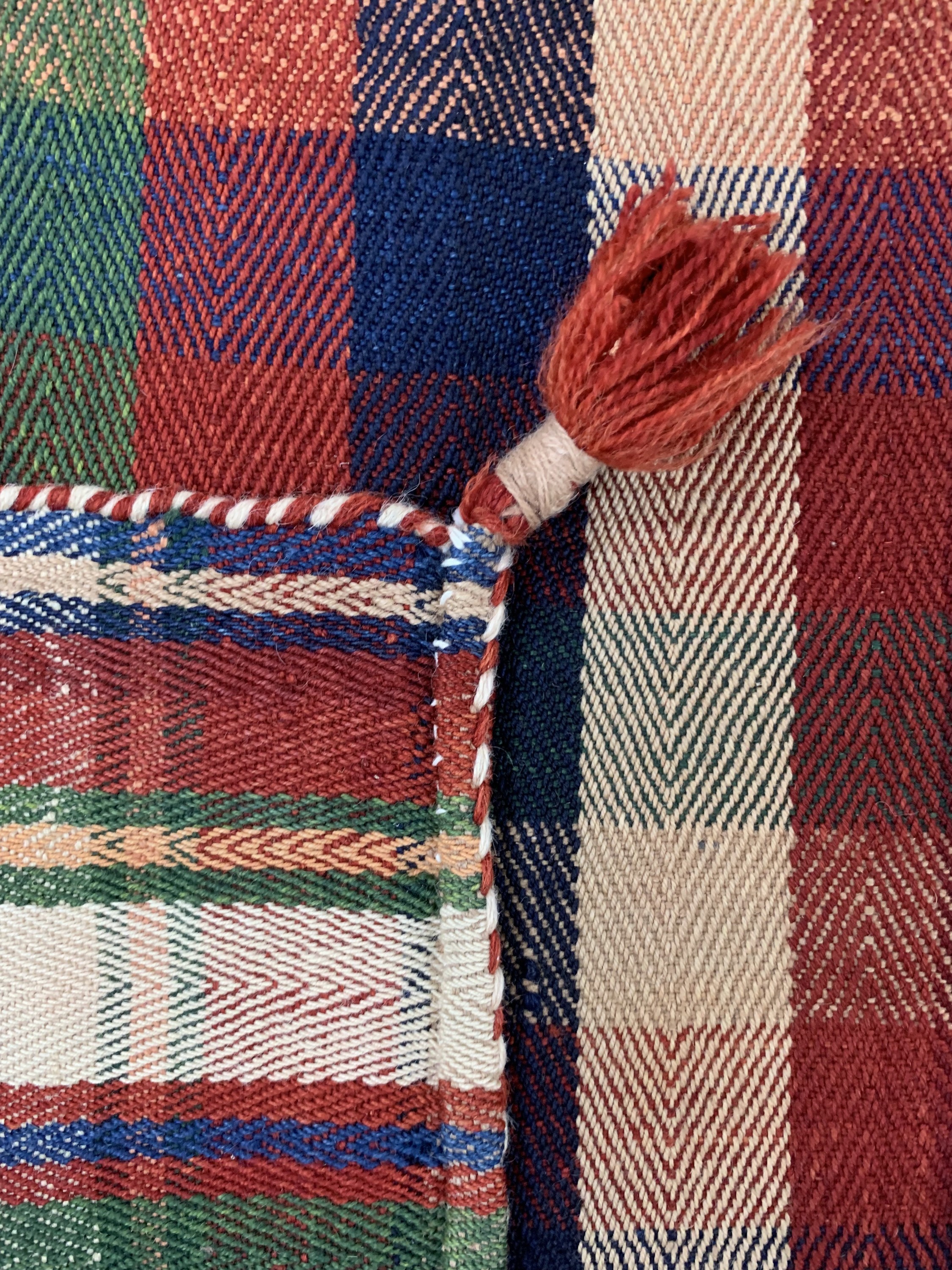 Detail g: Nomaden-Decke"Djajim", Persien, Mitte 20.Jhd, Wolle auf Wolle, ca. 220 x 185 cm, EHZ: 1-2