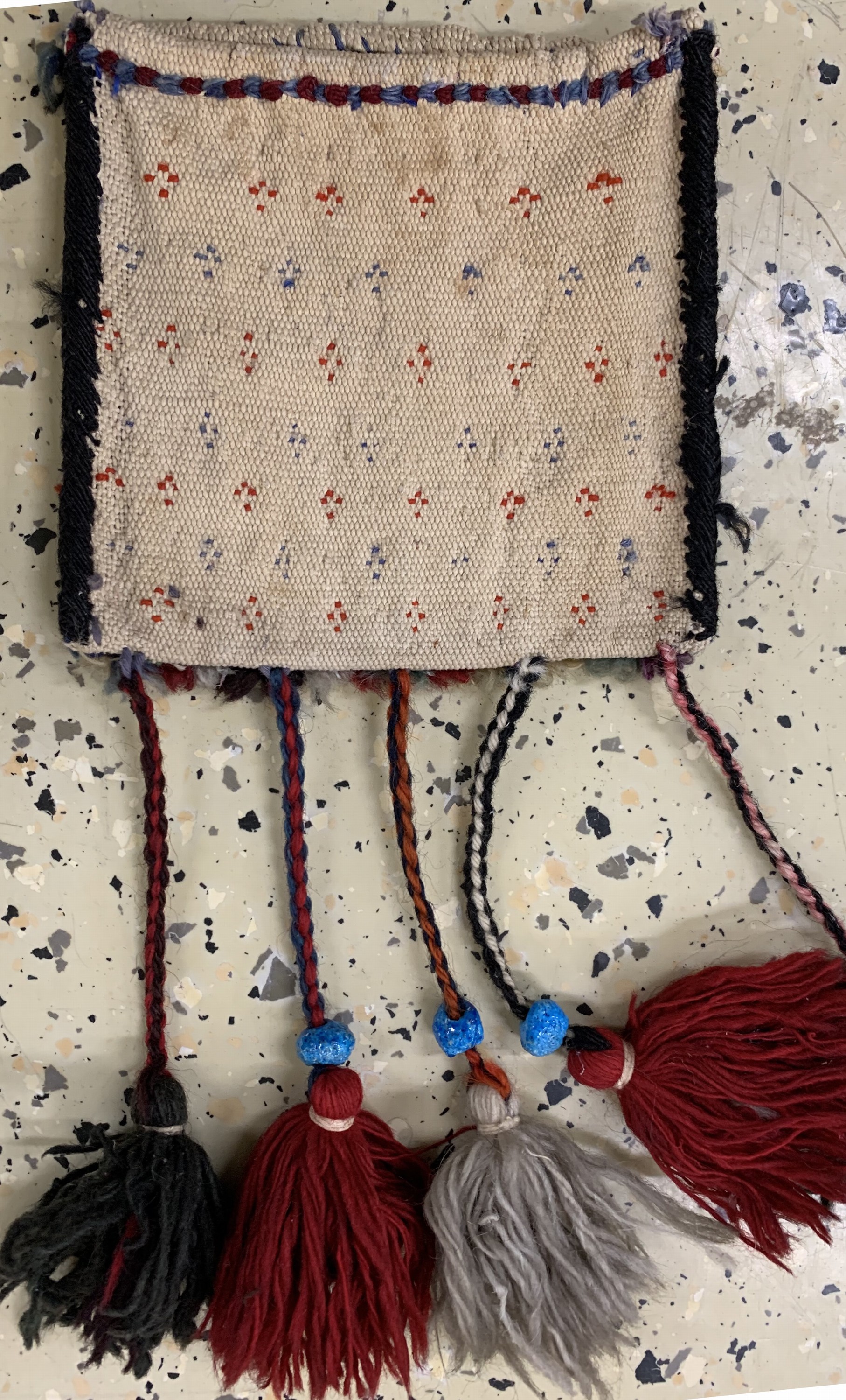 Detail b: Konvolut aus 6 Taschen, Persien, Anfang 20.Jhd, Wolle auf Wolle, Sumakh-Tasche ca. 57 x 30 cm, EHZ: 2