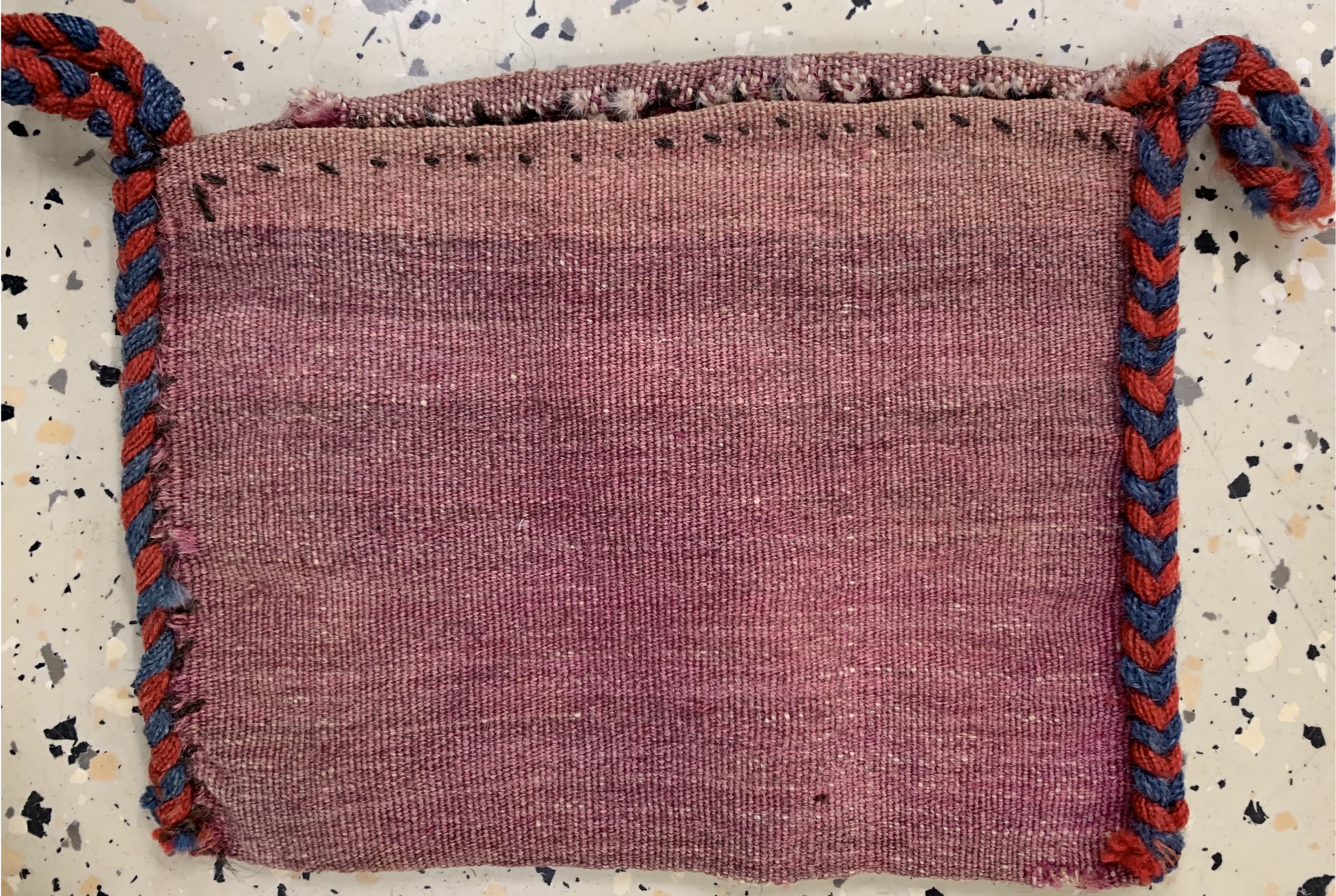 Detail f: Konvolut aus 6 Taschen, Persien, Anfang 20.Jhd, Wolle auf Wolle, Sumakh-Tasche ca. 57 x 30 cm, EHZ: 2