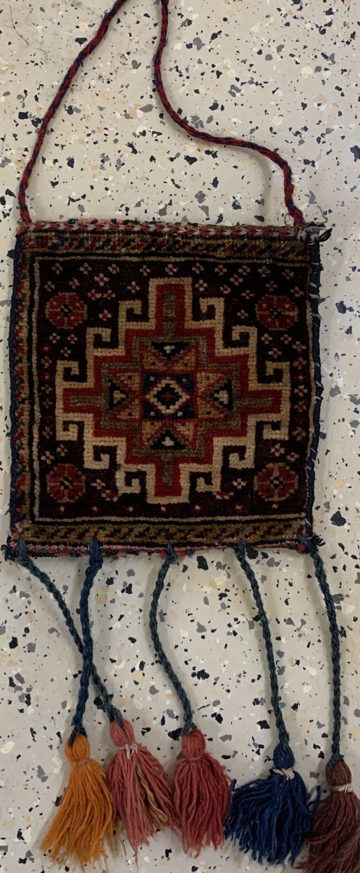 Detail i: Konvolut aus 6 Taschen, Persien, Anfang 20.Jhd, Wolle auf Wolle, Sumakh-Tasche ca. 57 x 30 cm, EHZ: 2