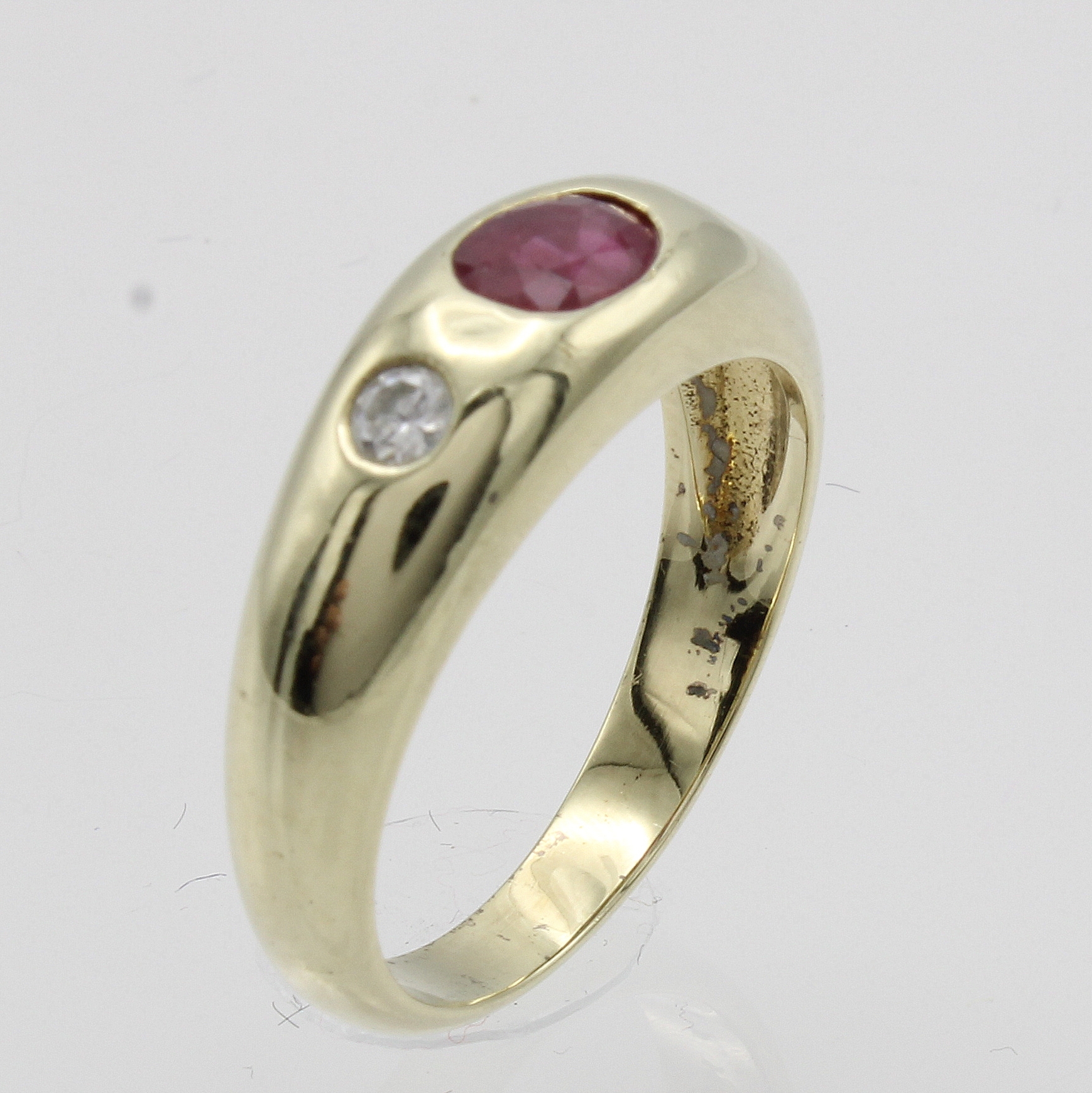 Image 26976783 - Bandring mit Rubin und Brillanten, GG 585/ 000, Rubin ca. 0.80 ct, 2 Brill. zus. ca. ...