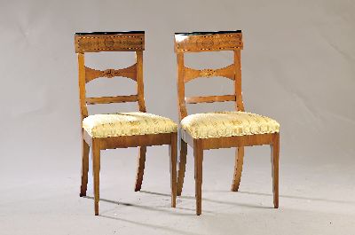 Image Paar Stühle, um 1820, Kirschbaum massiv, Rücken furniert mit feinen ...