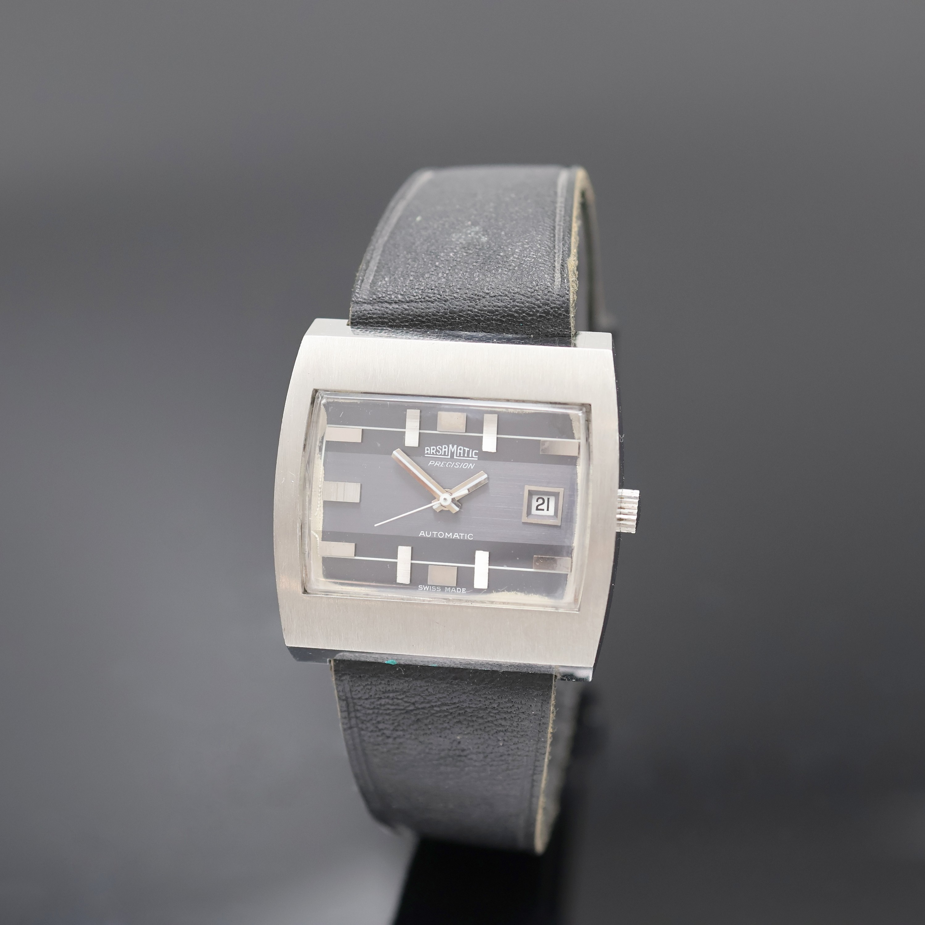 ARSAMATIC Precision Herrenarmbanduhr in Stahl, Schweiz um 1973, Automatik, Stülpgeh., graues Zifferbl. besch./berieben, aufgel. Std.-Ind., silb. ...