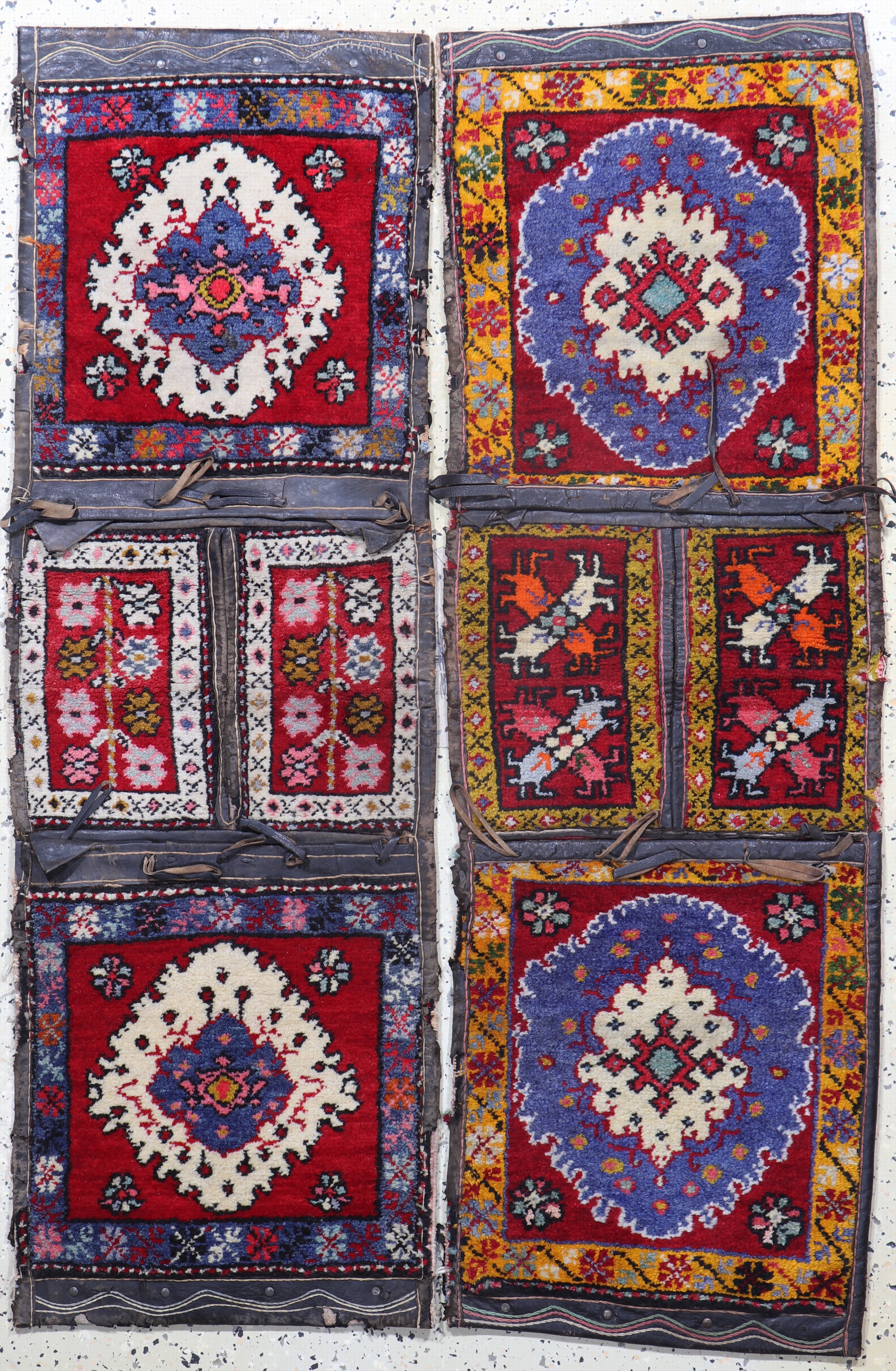 Image 26976818 - Paar Heybe alt, Türkei, Anfang 20.Jhd, Wolle auf Wolle´Lederbesatz´, ca. 144 x 45 ...
