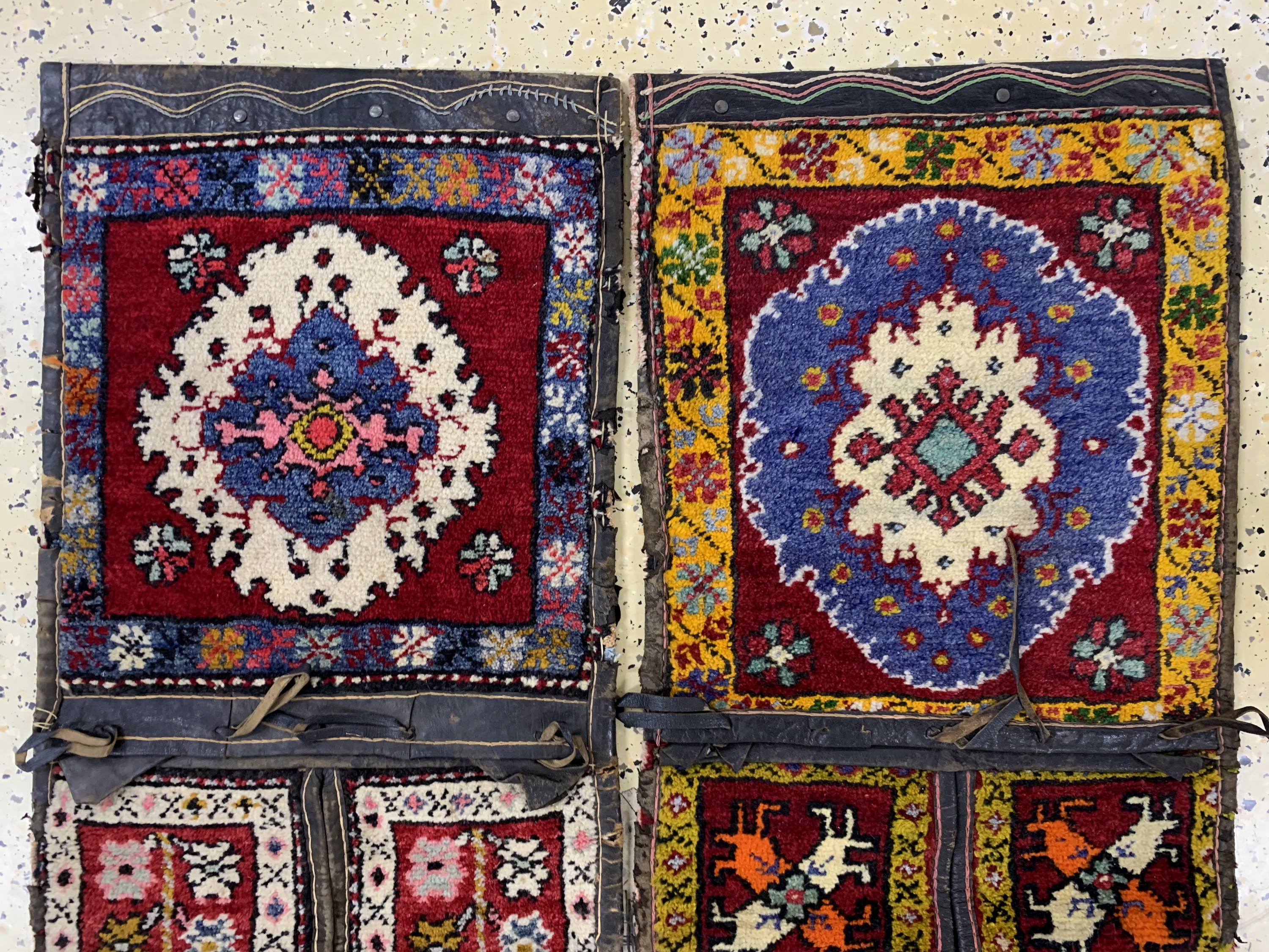 Detail a: Paar Heybe alt, Türkei, Anfang 20.Jhd, Wolle auf Wolle"Lederbesatz", ca. 144 x 45 cm,EHZ: 2