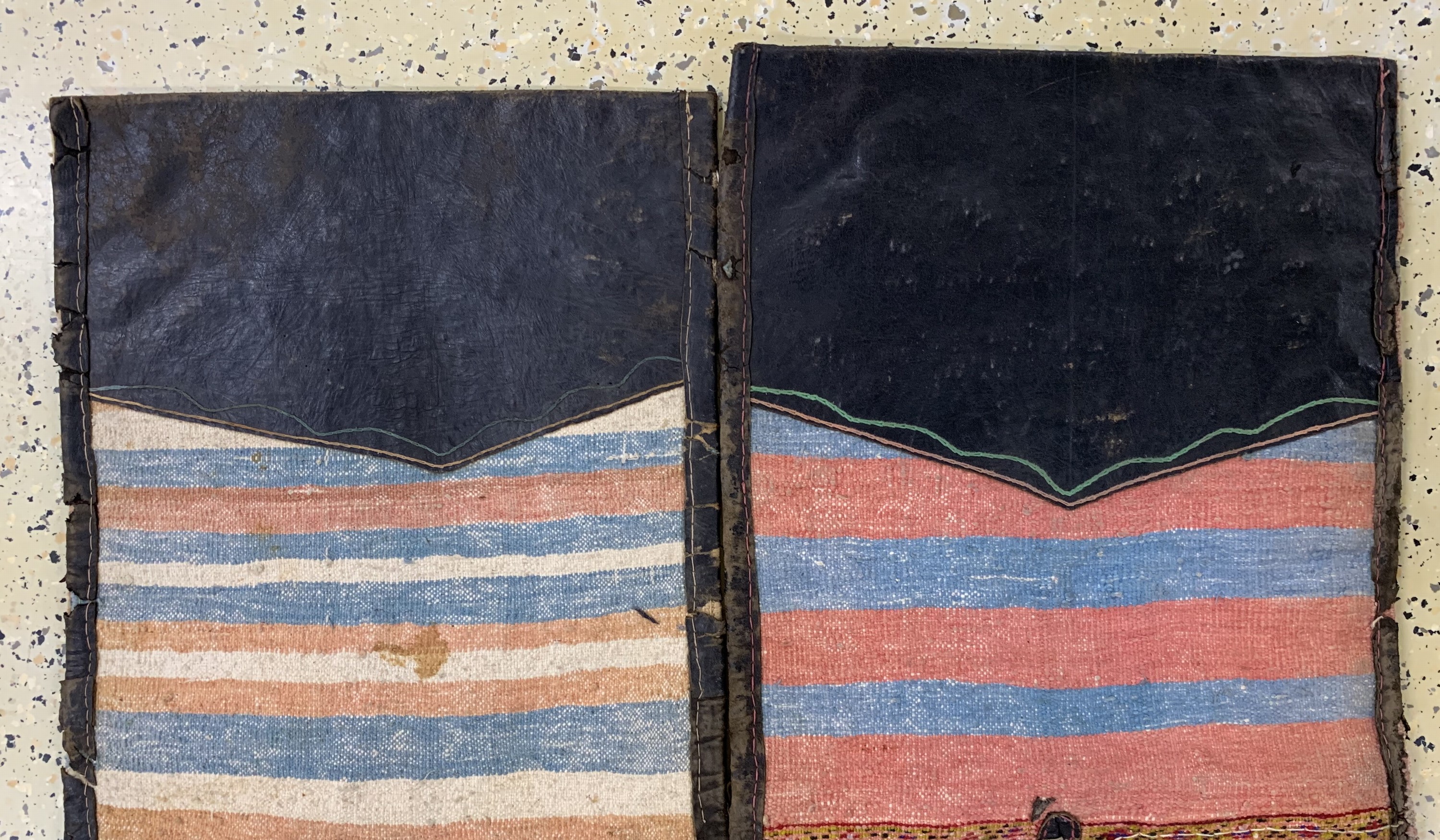 Detail e: Paar Heybe alt, Türkei, Anfang 20.Jhd, Wolle auf Wolle"Lederbesatz", ca. 144 x 45 cm,EHZ: 2