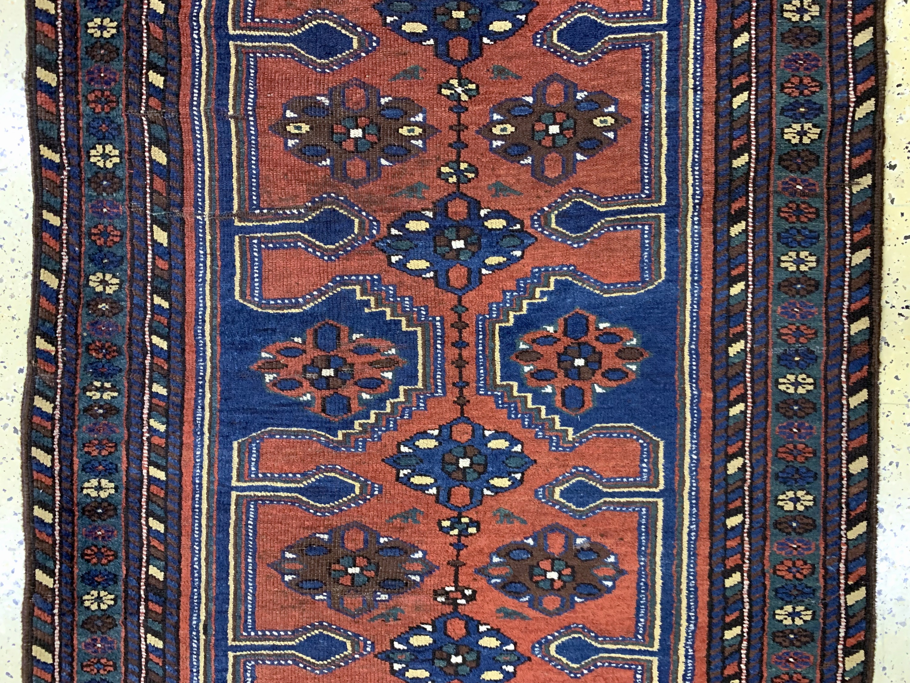 Detail b: Kurdische"Dorfteppich", Persien, um 1900, Wolle auf Wolle, ca. 190 x 110 cm, EHZ: 3