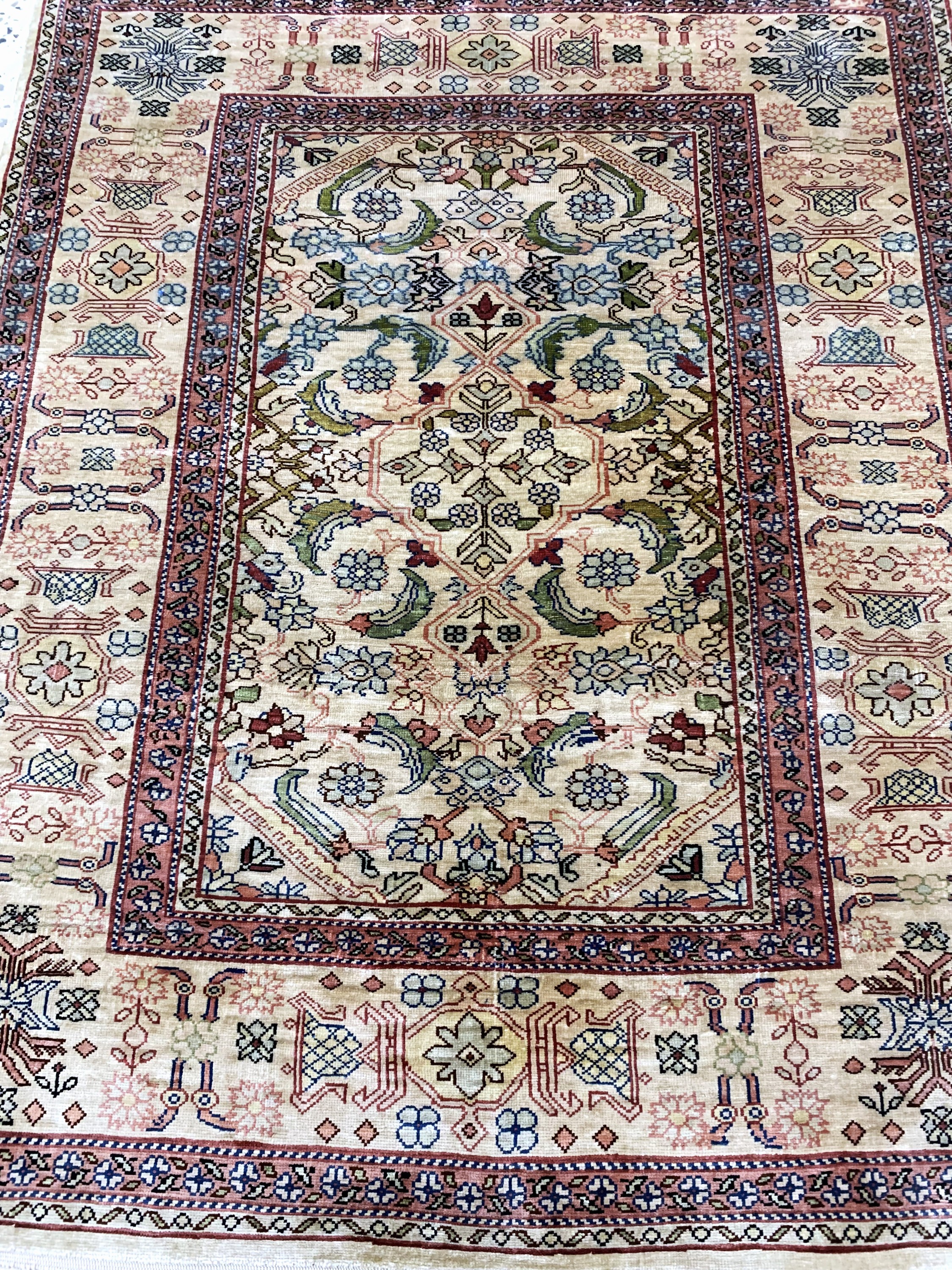 Detail c: Hereke Seide signiert, Türkei, Mitte 20.Jhd, reine Naturseide, ca. 69 x 57 cm, EHZ:1-2