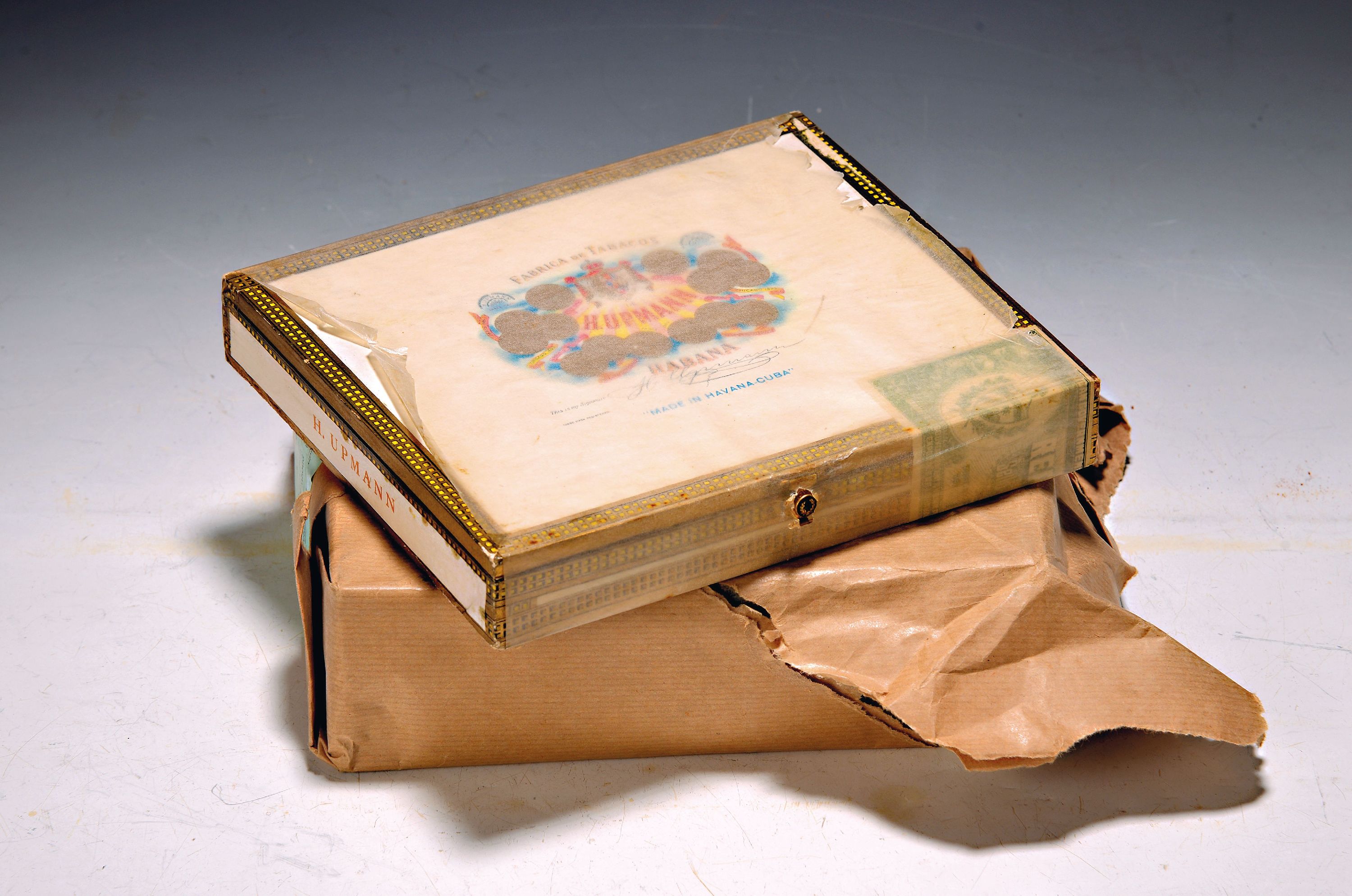 Image 26976845 - Drei 10er-Kisten Zigarren Naturals, H. Uppmann Habana, Kuba, 1970er-Jahre, je 10 ...
