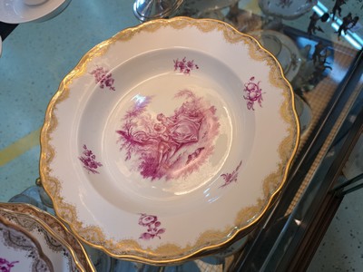 26976808b - Vier flache und ein tiefer Teller, Meissen, um 1900-1920, ausgeschliffene Marke (mind. 2 ...