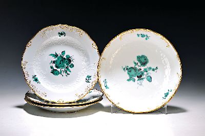 Image 26976815 - Schale und drei Teller, Meissen, Form Neu-Marseille, Pfeiferzeit und Anfang 20. Jh., , ...