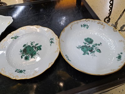 26976815b - Schale und drei Teller, Meissen, Form Neu-Marseille, Pfeiferzeit und Anfang 20. Jh., , ...