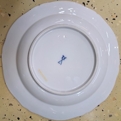 26976815c - Schale und drei Teller, Meissen, Form Neu-Marseille, Pfeiferzeit und Anfang 20. Jh., , ...