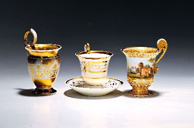 Image 26976937 - Drei Tassen, deutsch, 19.Jh., Porzellan, Tasse mit Untertasse KPM Berlin mit ...