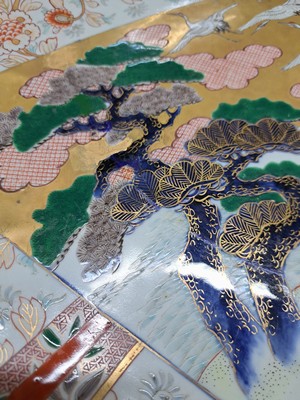 26977058e - Großer Imari Teller, China, um 1860-70, Porzellan, reiche Feldermalerei von ...