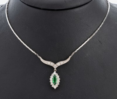 Image 26978066 - 14 kt Gold Tsavorith-Brillant-Collier, WG 585/000, geschwungenes Mittelteil mit bewegl. ...