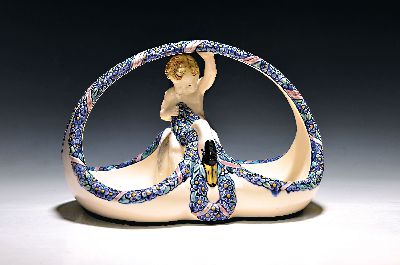 Image 26978574 - Schale, Karlsruher Majolika, um 1900-05, Entwurf Wilhelm Süs, Amorette auf Schwan ...