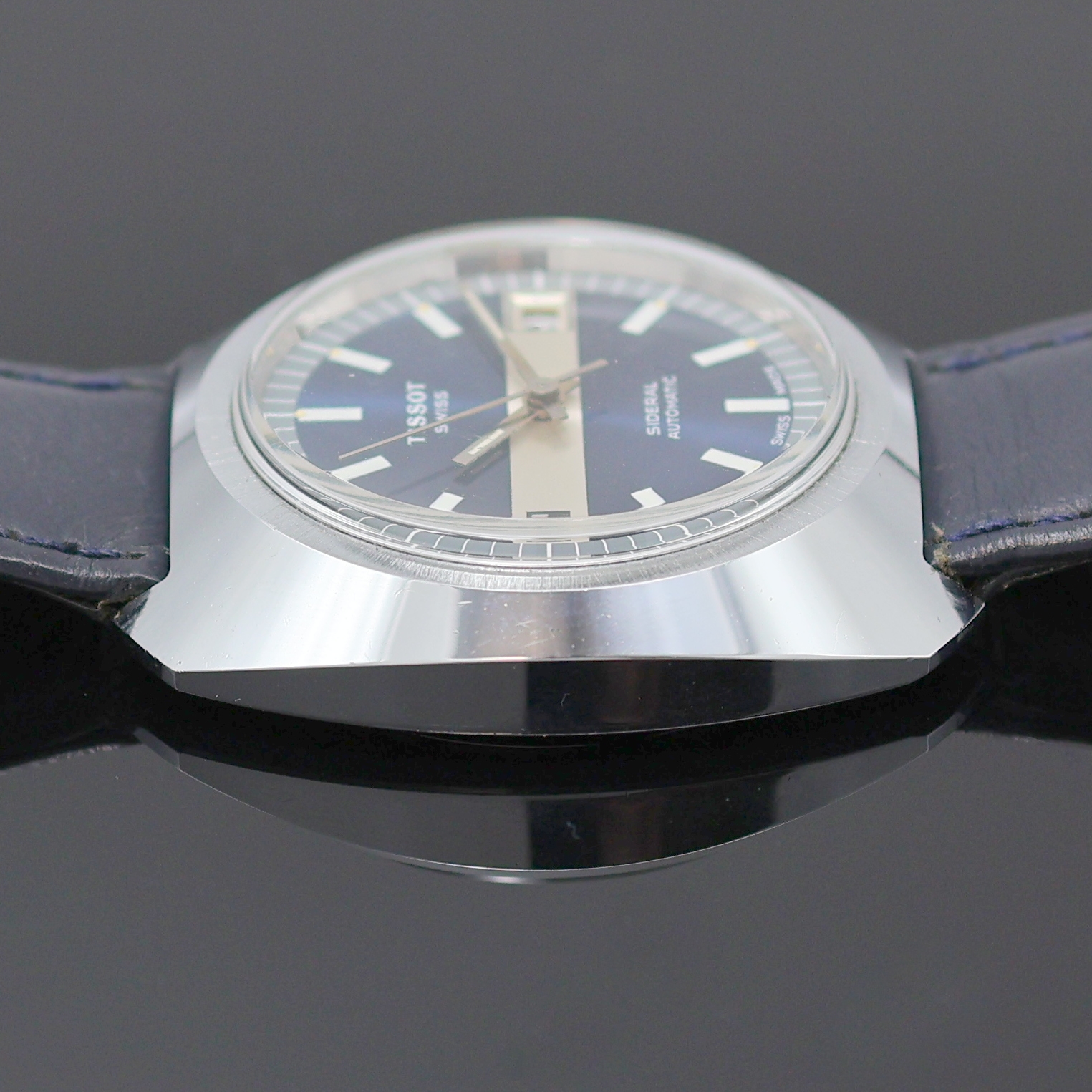 Detail e: TISSOT Sideral Herrenarmbanduhr Referenz 44545-1, Automatik, Schweiz um 1973, verchr. Geh. inkl. Lederband m. orig. Dornschl., Edelstahlboden ...
