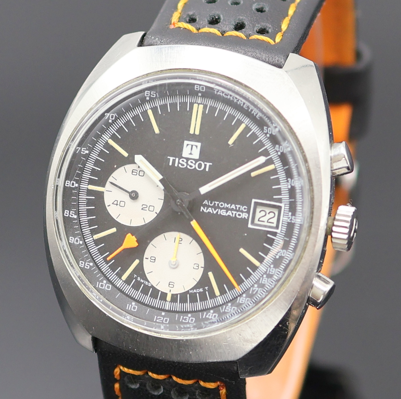 Detail a: TISSOT Navigator Armbandchronograph in Stahl Referenz 45 501, Schweiz um 1975, Automatik, Boden verschr., schwarzes Zifferbl. m. Tritium ...