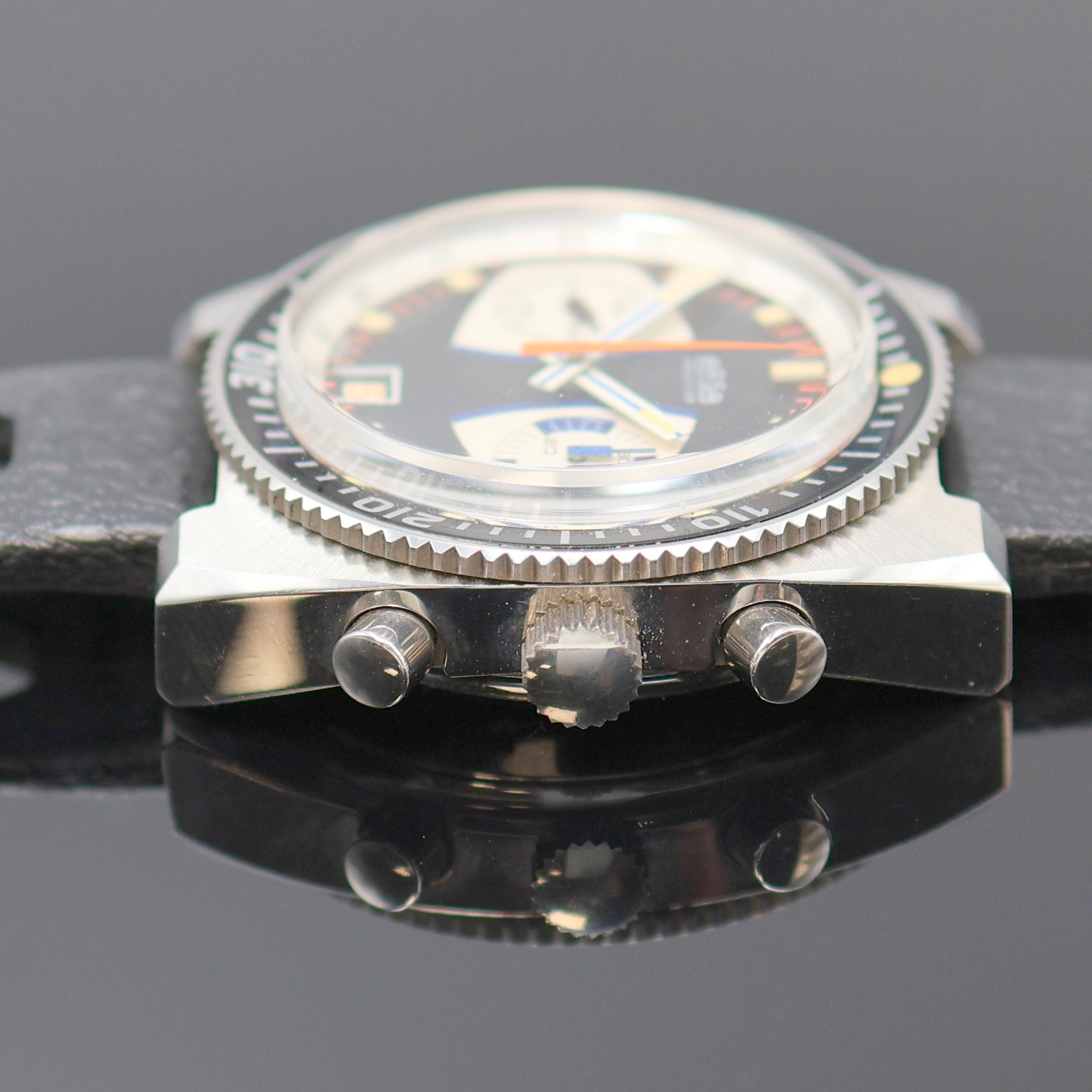 Detail d: ARSA Armbandchronograph, Handaufzug, Schweiz um 1969, Edelstahlgeh. inkl. orig. Tropic Sport Armband (Schlaufe ers.), Lünette m. 60er Teilung beids. ...