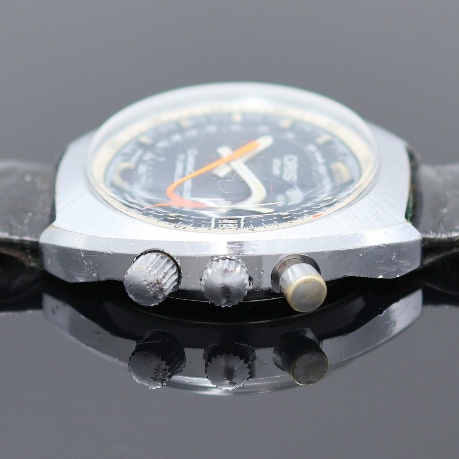 Detail d: ORIS Star ChronOris seltene Herrenarmbanduhr mit Chronograph, Schweiz um 1970, Handaufzug, verchr. Geh. m. verschr. Stahlboden, Chrono-Drücker b. 2, ...