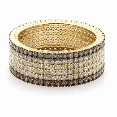 26979186a - Ring mit Brillanten und Diamanten, GG 585/ 000, 204 Brill. zus. ca. 1.35 ct feines ...