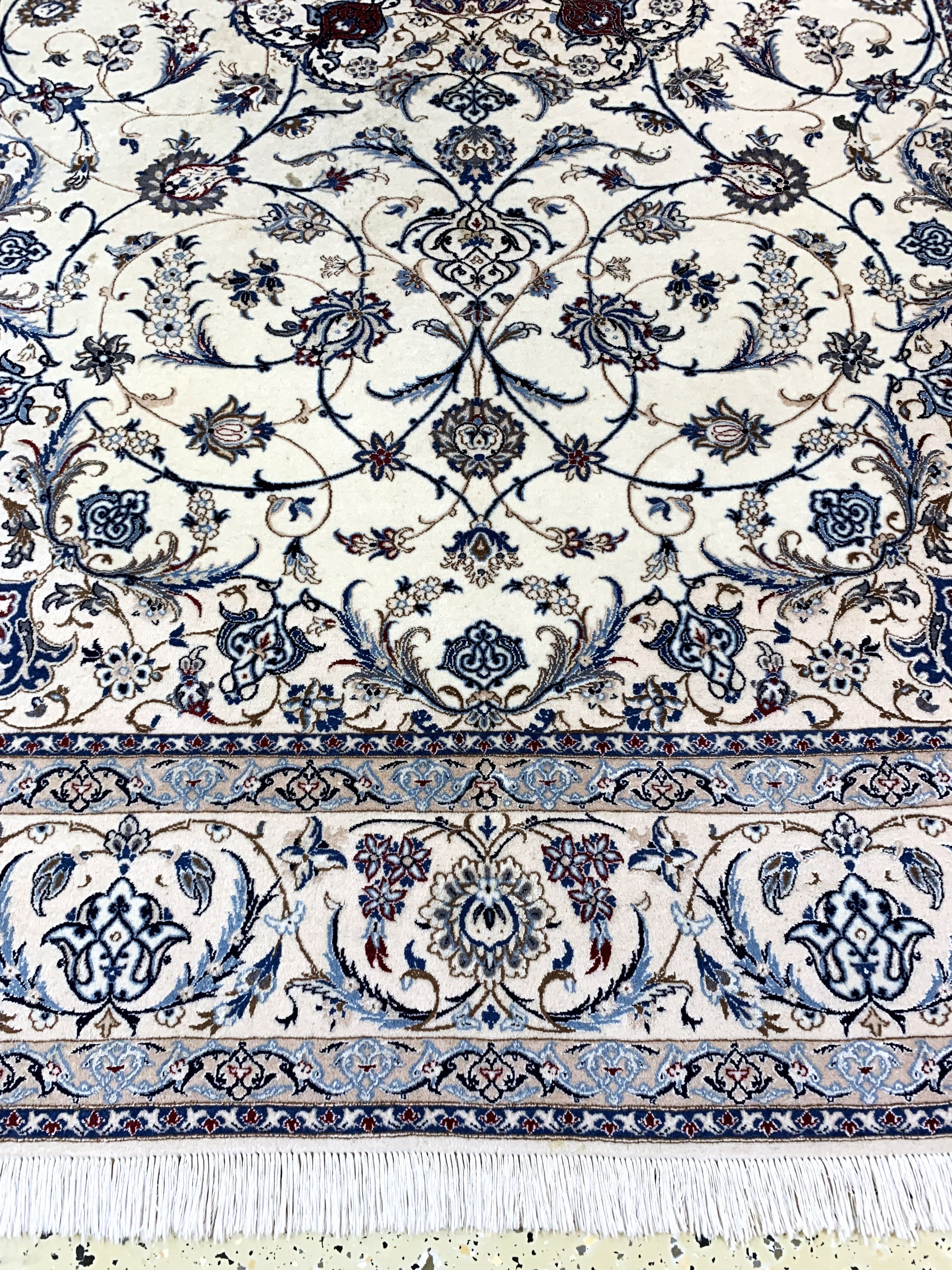 Detail c: Nain fein "6la", Persien, Mitte 20.Jhd., Korkwolle mit Seide, ca. 250 x 170 cm, EHZ: 2,reinigungsbedürftig
