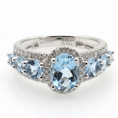 Image 26979202 - Ring mit Aquamarinen und Brillanten, WG 585/000, 7 Aquamarine zus. ca. 2.33 ct und Bril- ...