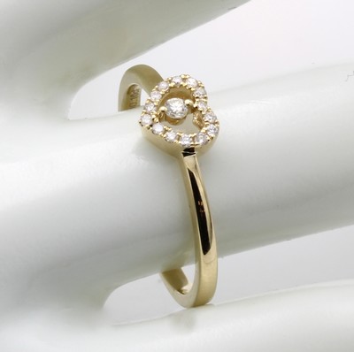 26979205a - Ring mit Brillanten, GG 585/000, Brill. in Herzform gef. zus. ca. 0.10 ct feines ...