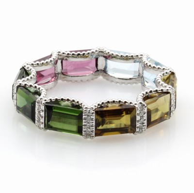 26979210b - Ring mit Farbsteinen und Diamanten, WG 585/000, Turmaline, Rhodolite u. Aquamarine zus. ...