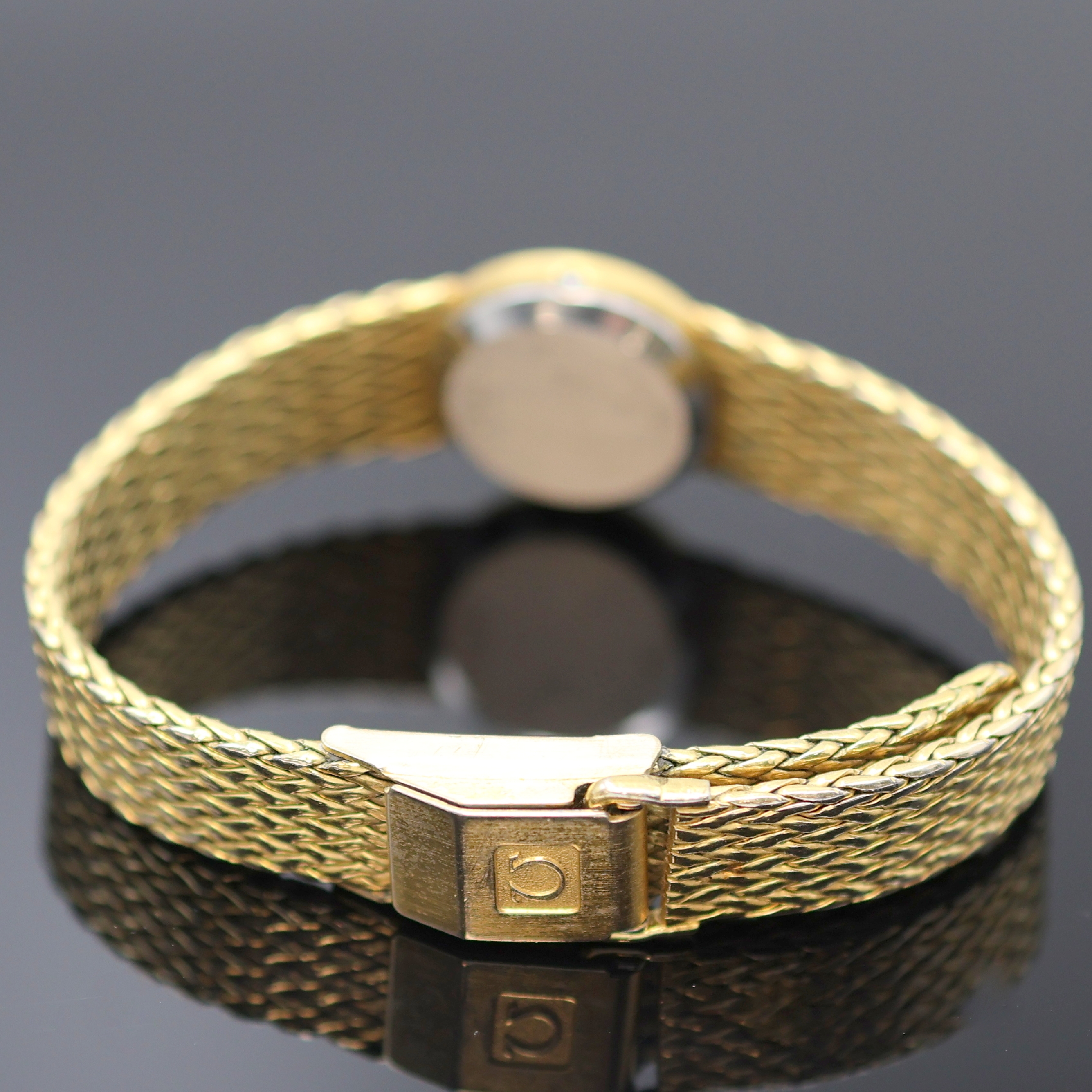 Detail a: OMEGA De Ville vergoldete Damenarmbanduhr Referenz 591.148/791.832, Schweiz um 1975, quarz, Boden aufgedr., orig. verg. Band, goldfarb. Zifferbl. m. ...