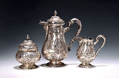 Image 26979440 - Kaffeekanne, Zuckerdose und Milchkännchen, deutsch, um 1900, 800er Silber, reich ...