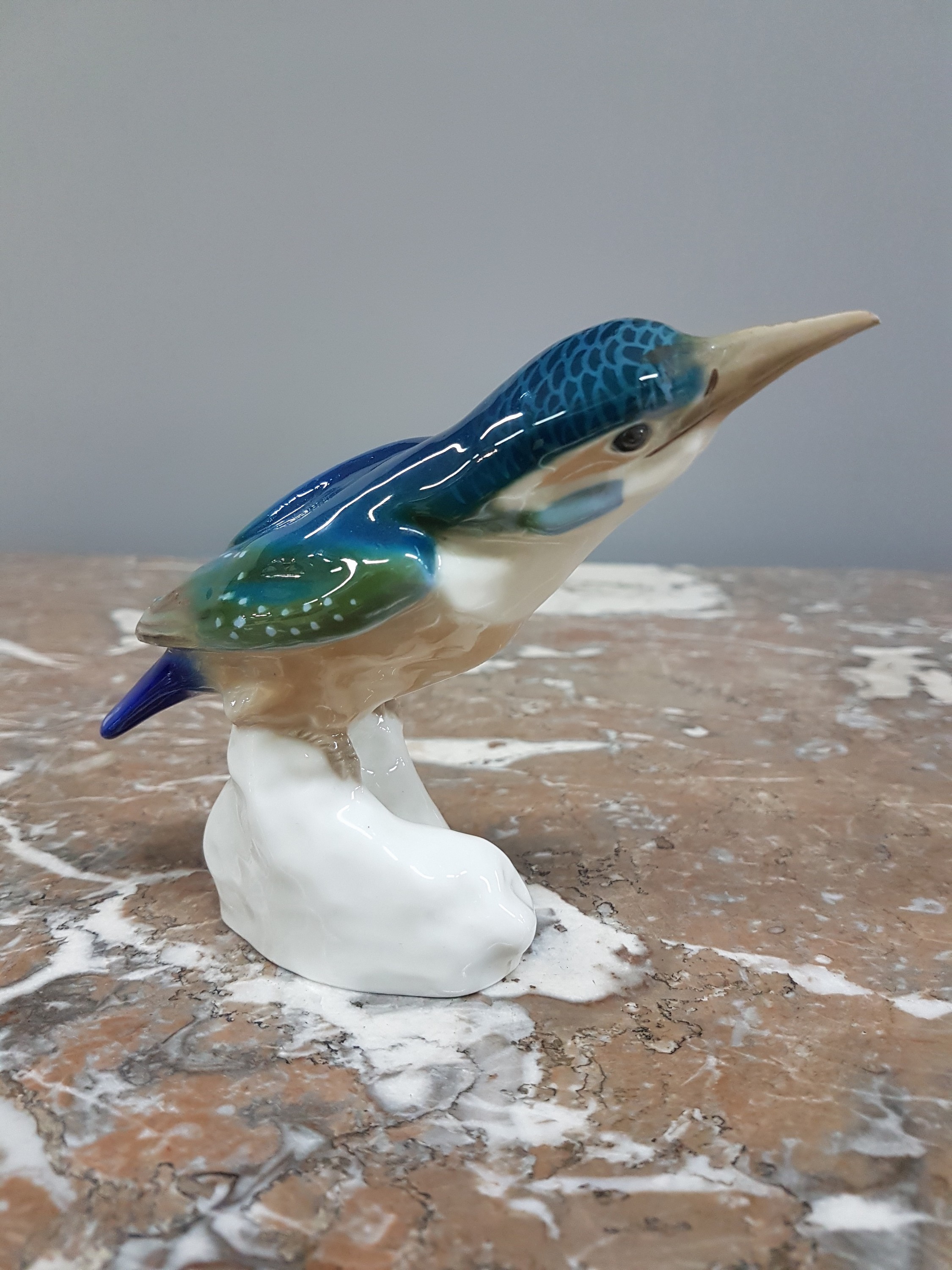 Detail b: Porzellanfigur, Meissen, Eisvogel, 1710-1910, Jubiläumsmarke, naturalistische Bemalung, Modellnr. X 124, H.ca. 12 cm, l. an der Schnabelunterseite ...