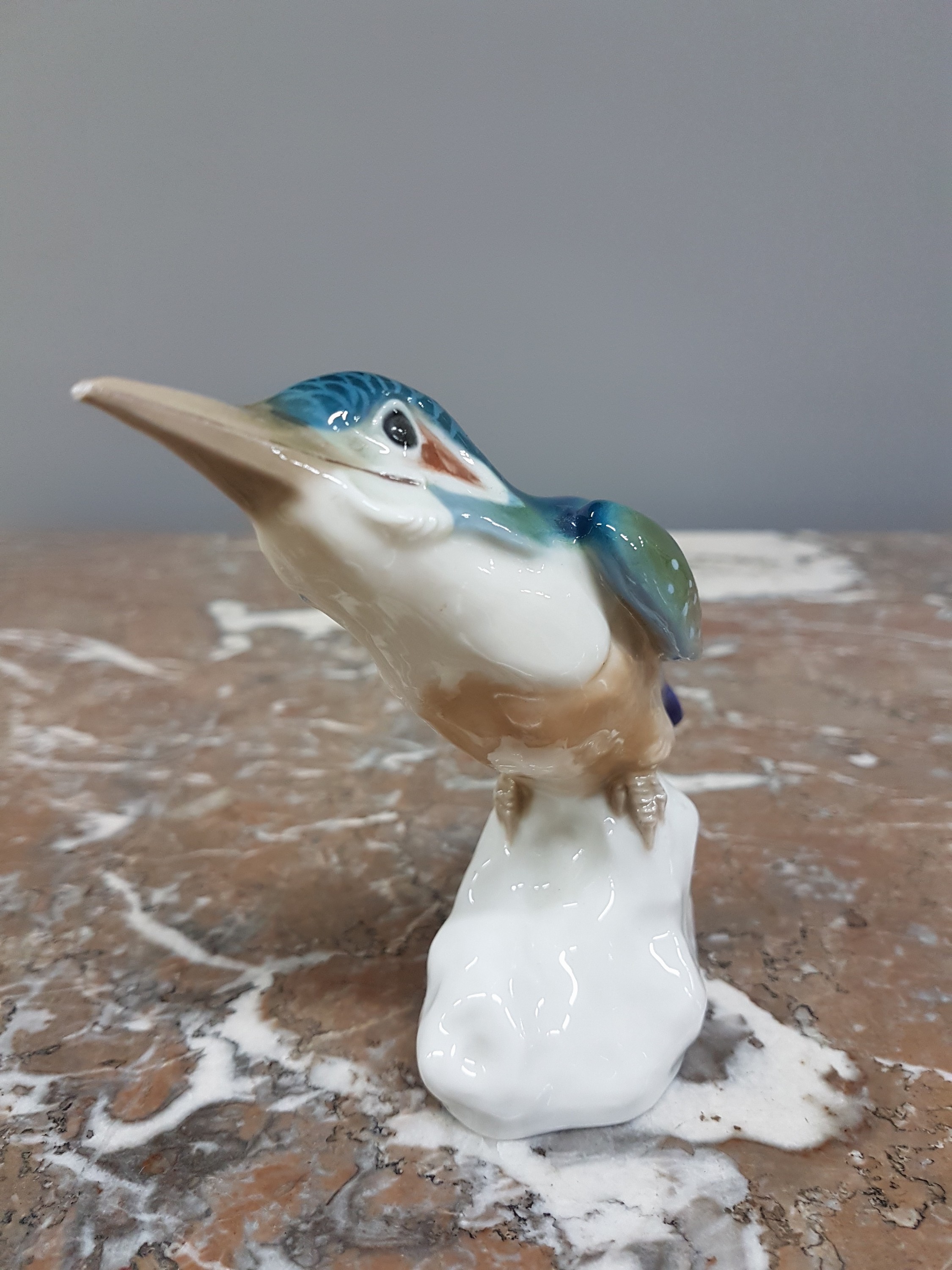 Detail c: Porzellanfigur, Meissen, Eisvogel, 1710-1910, Jubiläumsmarke, naturalistische Bemalung, Modellnr. X 124, H.ca. 12 cm, l. an der Schnabelunterseite ...