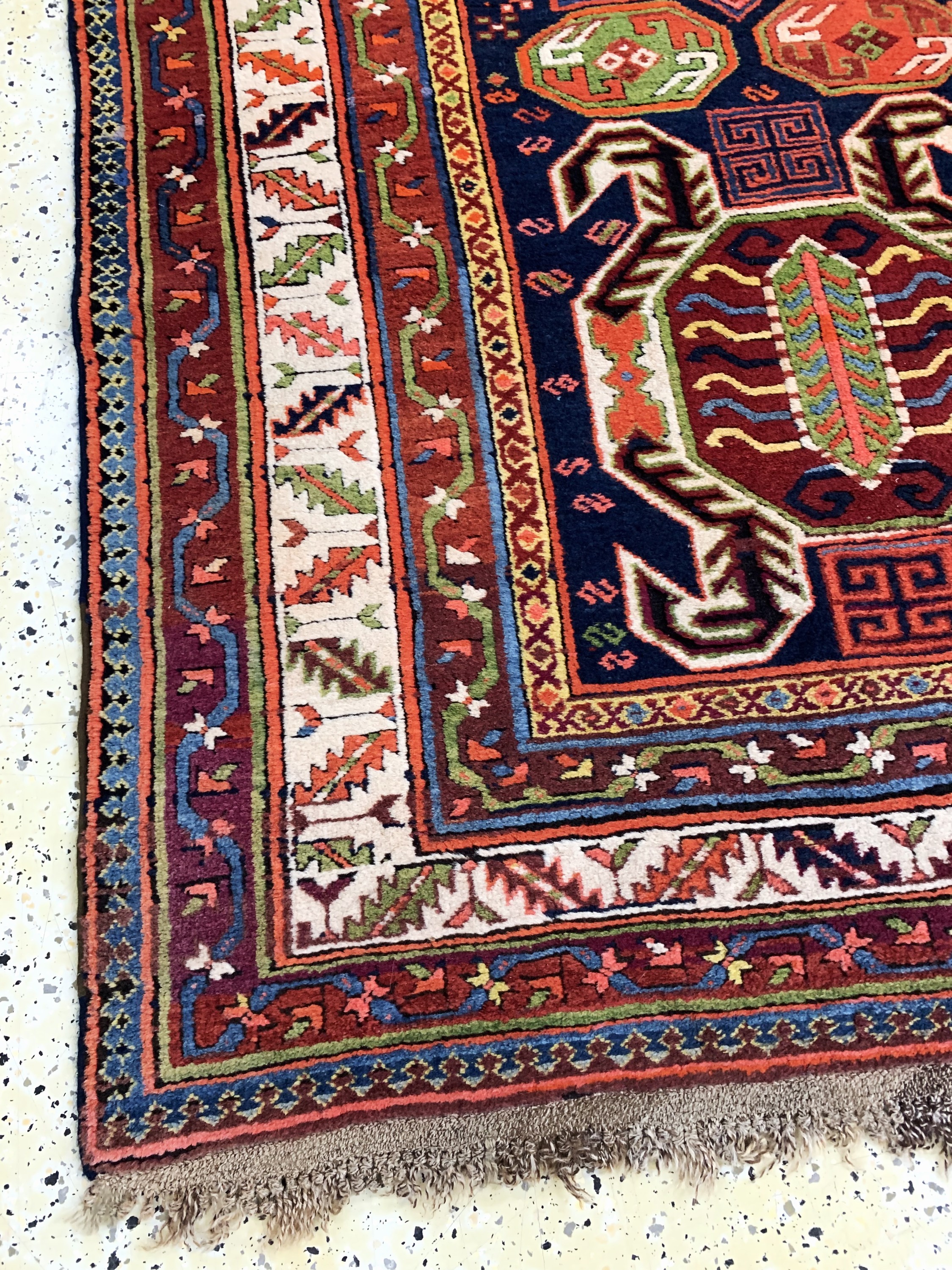 Detail e: Lenkoran Kazak antik, Kaukasus, um 1900, Wolle auf Wolle, ca. 302 x 125 cm, EHZ: 2, (restauriert)