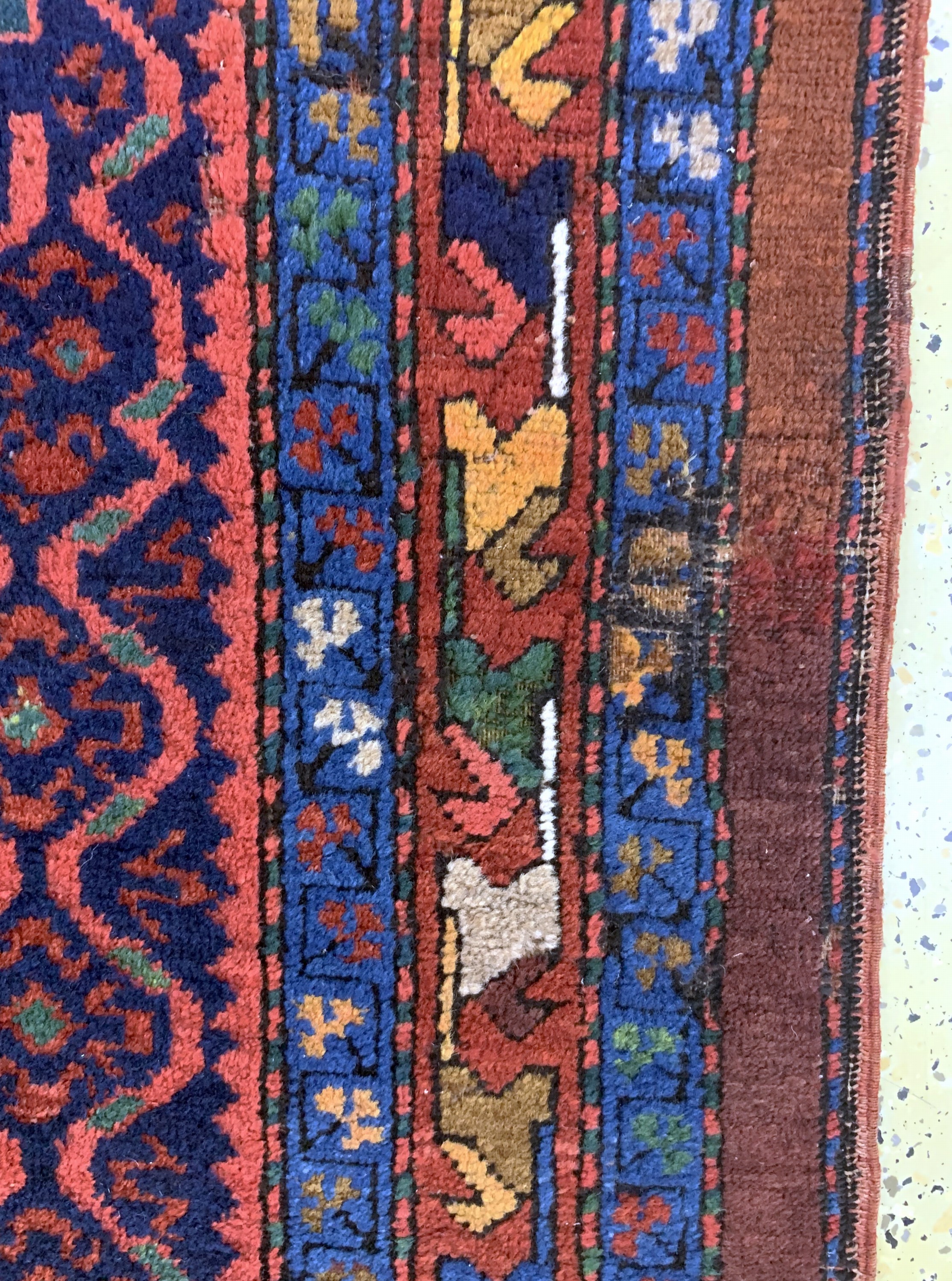 Detail g: Karabagh antik signiert, Kaukasus, 19.Jhd, Wolle auf Wolle, ca. 242 x 165 cm, Mottenfraß,EHZ: 3(restaurierungen).