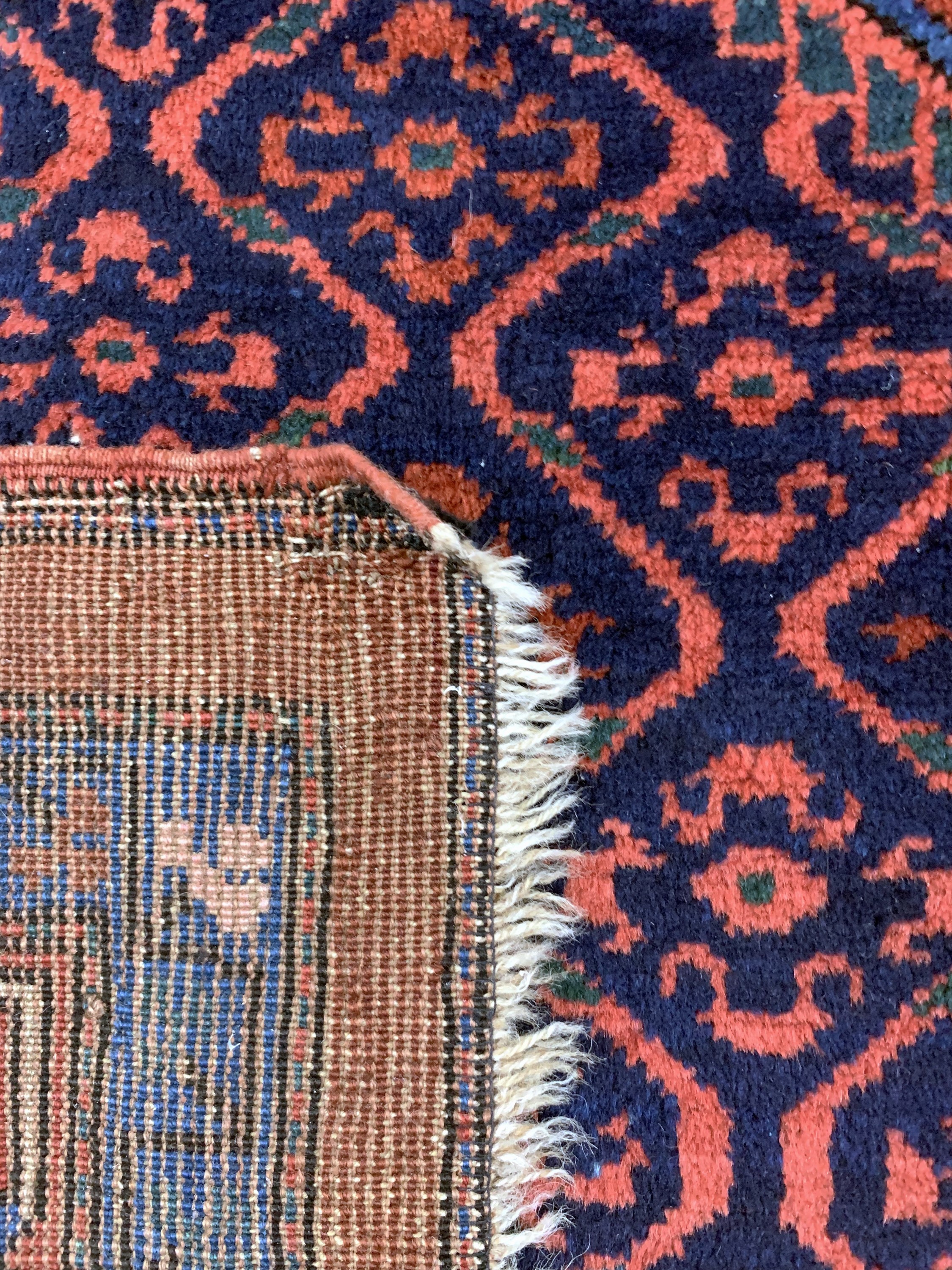 Detail h: Karabagh antik signiert, Kaukasus, 19.Jhd, Wolle auf Wolle, ca. 242 x 165 cm, Mottenfraß,EHZ: 3(restaurierungen).