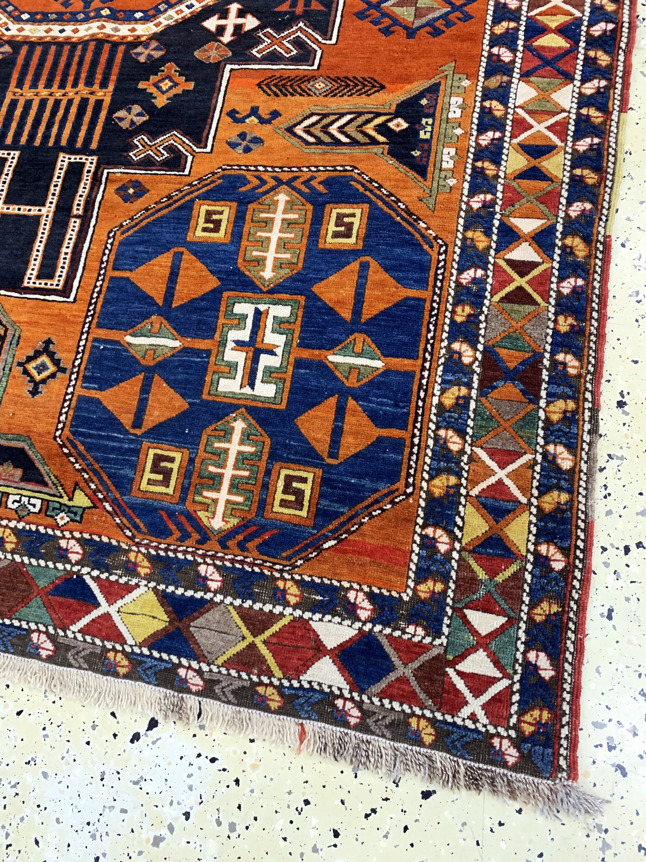 Detail d: "Tachte"Schirwan antik fein, Kaukasus, 19.Jhd, Wolle auf Wolle, ca. 190 x 140 cm, EHZ: 2-3