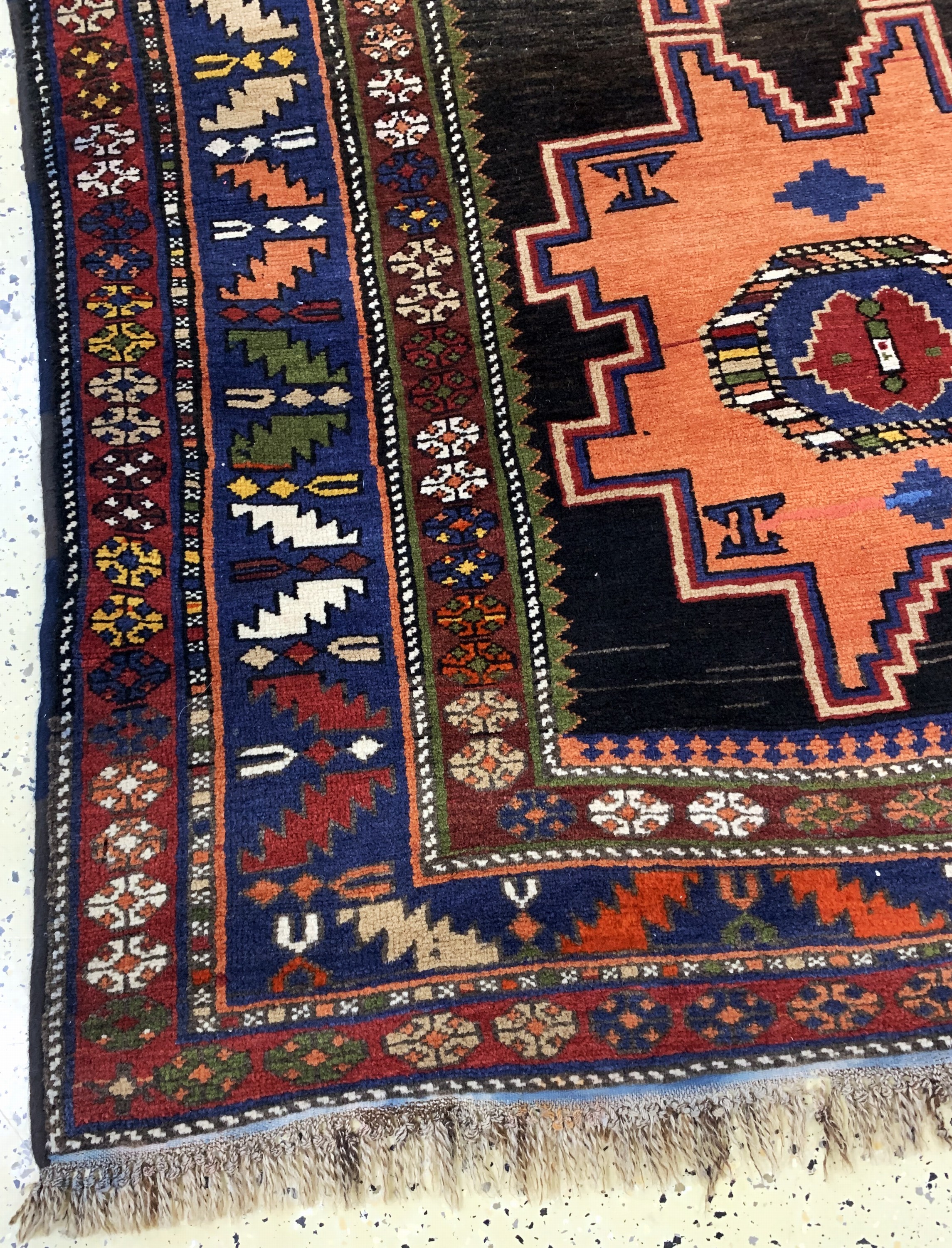 Detail b: "Leshgi"Kazak antik, Kaukasus, 19.Jhd, Wolle auf Wolle, ca. 239 x 134 cm, EHZ: 2, (restauriert)