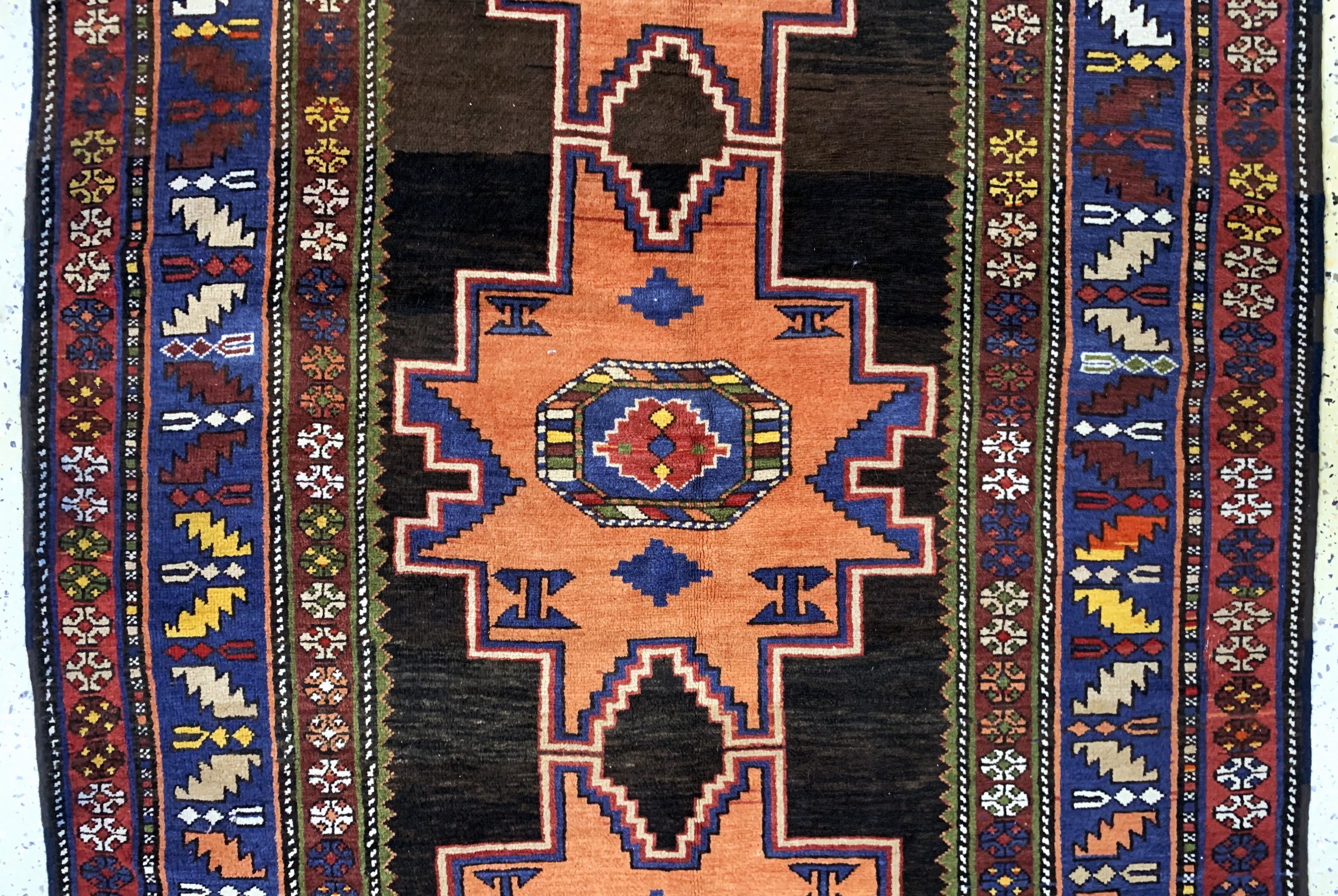 Detail c: "Leshgi"Kazak antik, Kaukasus, 19.Jhd, Wolle auf Wolle, ca. 239 x 134 cm, EHZ: 2, (restauriert)