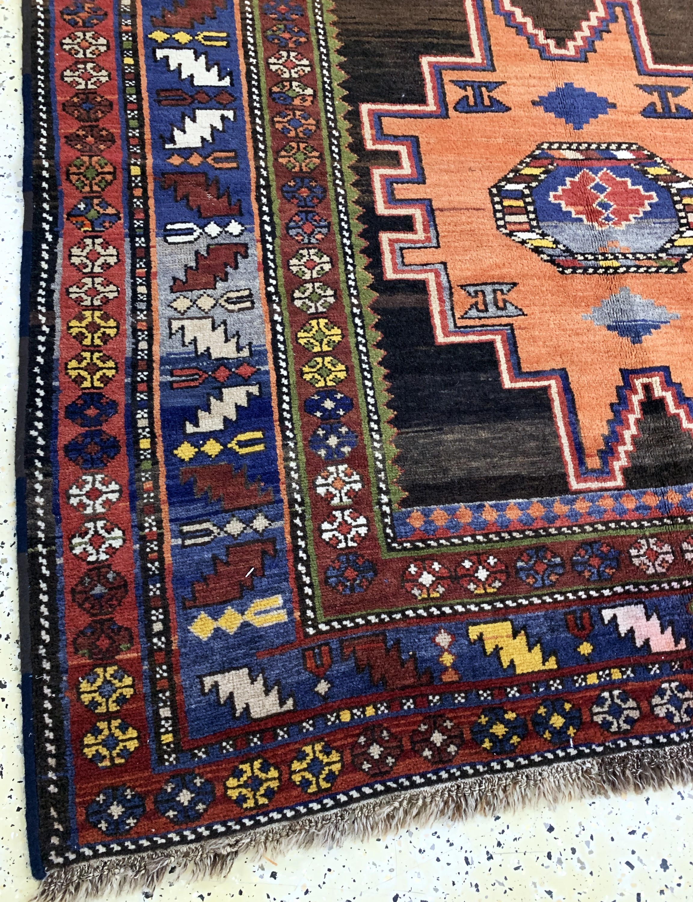 Detail e: "Leshgi"Kazak antik, Kaukasus, 19.Jhd, Wolle auf Wolle, ca. 239 x 134 cm, EHZ: 2, (restauriert)