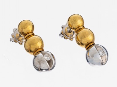 Image 26979651 - Paar 18 kt Gold Brillant-Ohrstecker, GG/WG 750/000, kugelf. Glieder, 2 WG Kugeln mit ...
