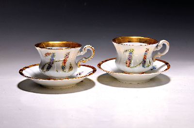 Image 26979672 - Paar Kaffeetassen, Meissen, um 1900, polychrome Bemalung, Blümchengirlanden formen ...