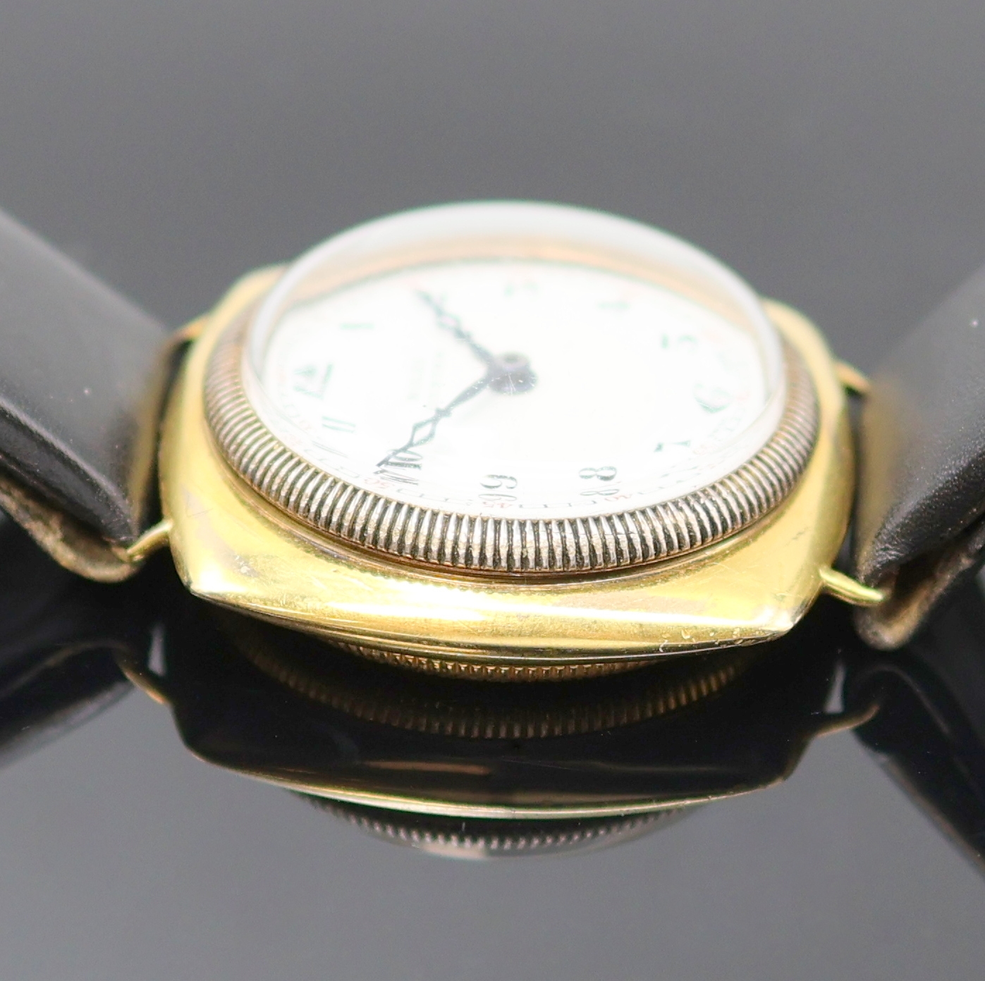 Detail e: ROLEX Oyster sogenannte "Kanalschwimmer" Armbanduhr Referenz 678 in GG 375/000, Schweiz um 1930, Handaufzug, Boden, Krone u. ...