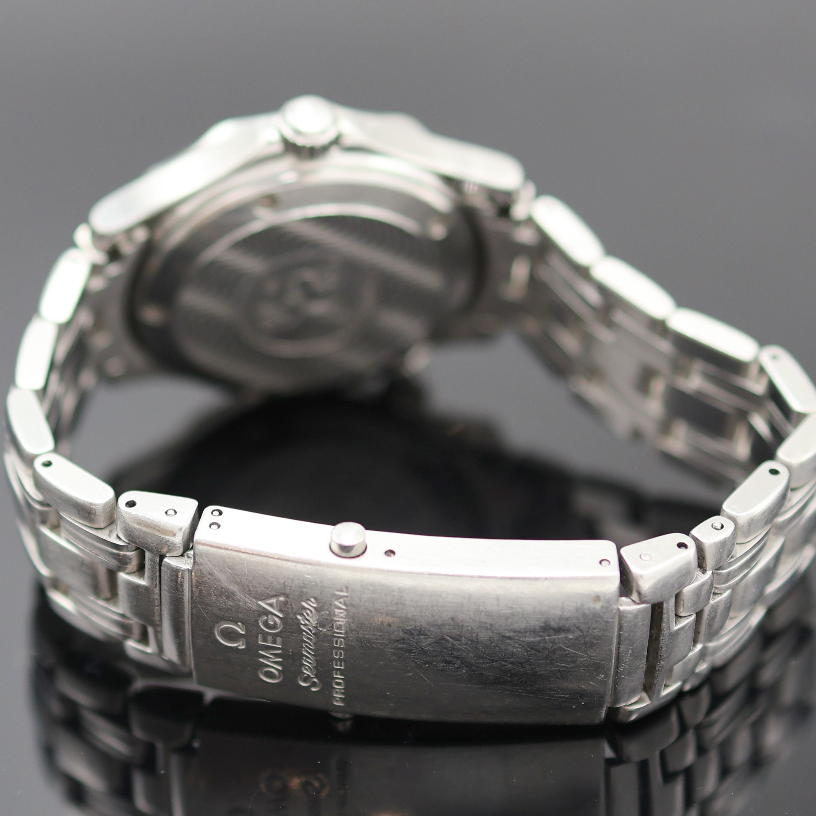 Detail b: OMEGA Seamaster Professional Armbanduhr Referenz 196.1502, Schweiz um 1995, quarz, Edelstahlgeh. inkl. orig. Gliederband m. Faltschl., Lünette m. ...