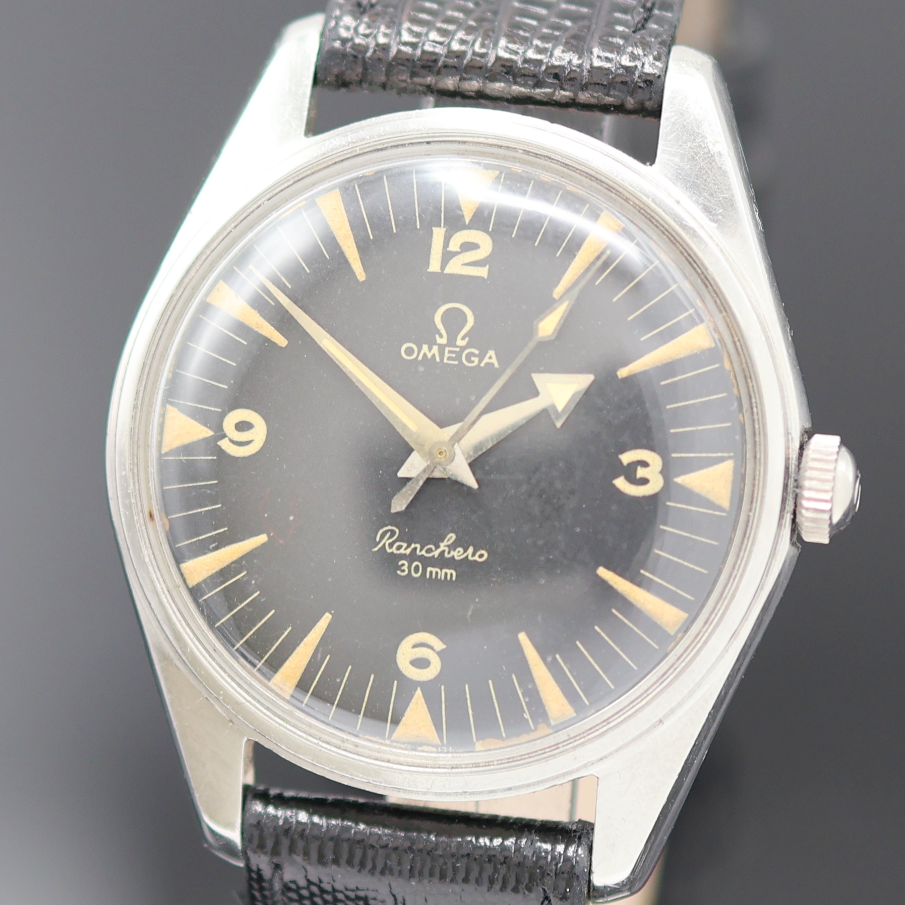 Detail a: OMEGA Ranchero seltene Herrenarmbanduhr Referenz 2996, Schweiz um 1960, Handaufzug, Boden aufgedr., orig. Krone, neutr. Lederband m. Omega Dornschl., ...