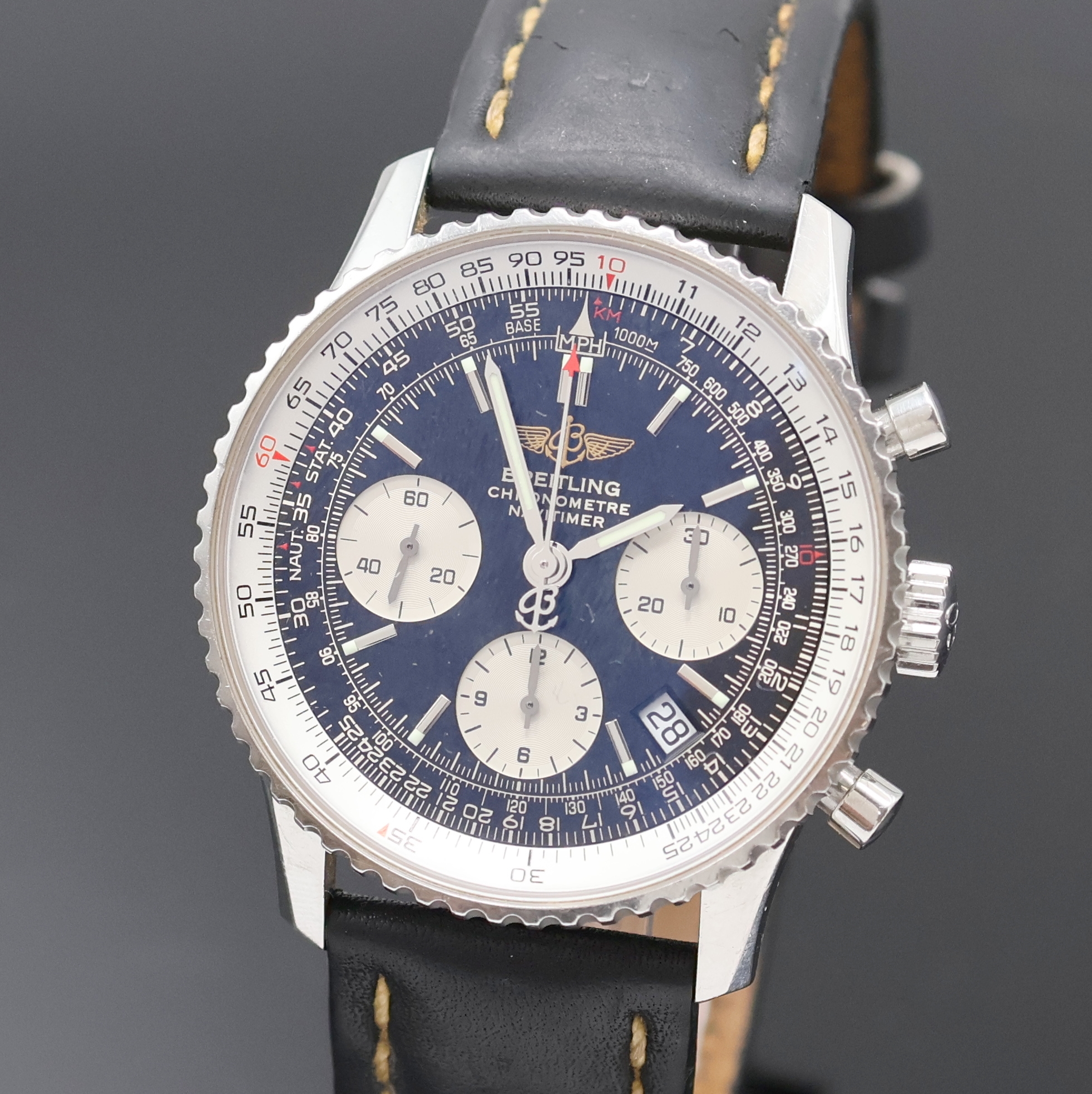 Detail a: BREITLING Navitimer Armbandchronograph Referenz A23322, Schweiz um 2005, Automatik,Boden verschr., orig. Lederband m. Dornschl., schwarzes Zifferbl. ...
