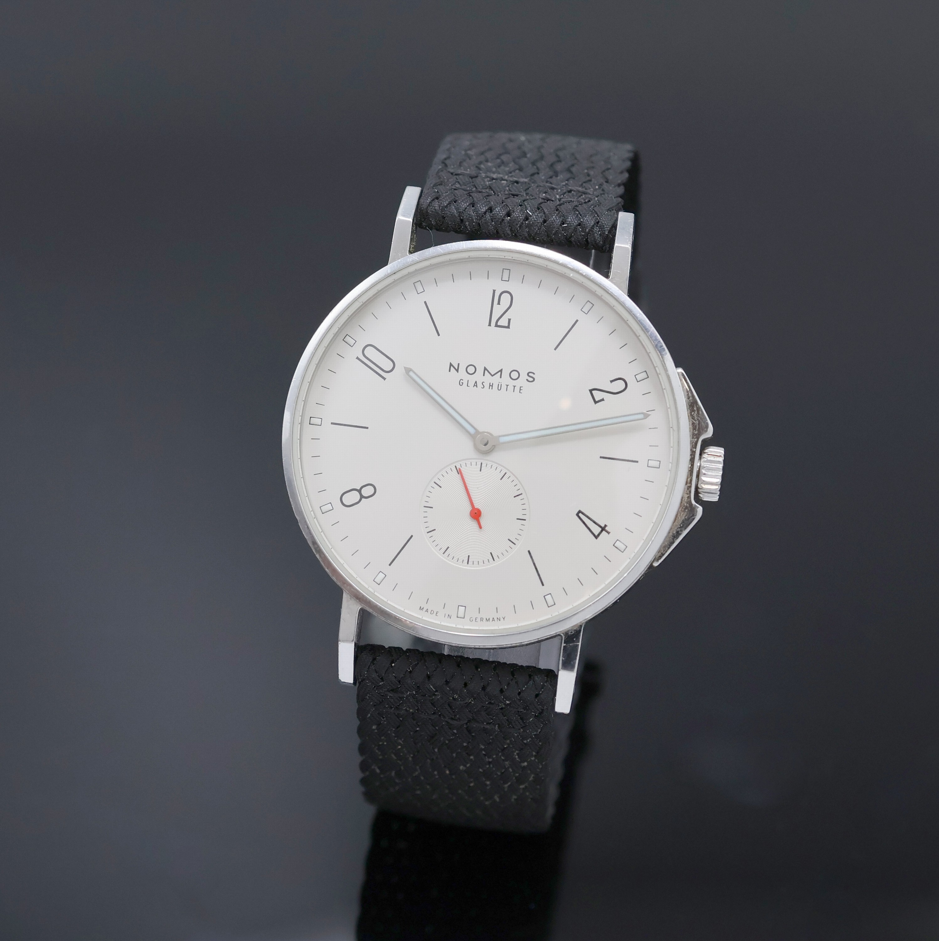 NOMOS Herrenarmbanduhr Modell Ahoi, Deutschland um 2019, Automatik, beids. vergl. Edelstahlgeh., Boden u. Krone verschr., orig. Textilband m. ...