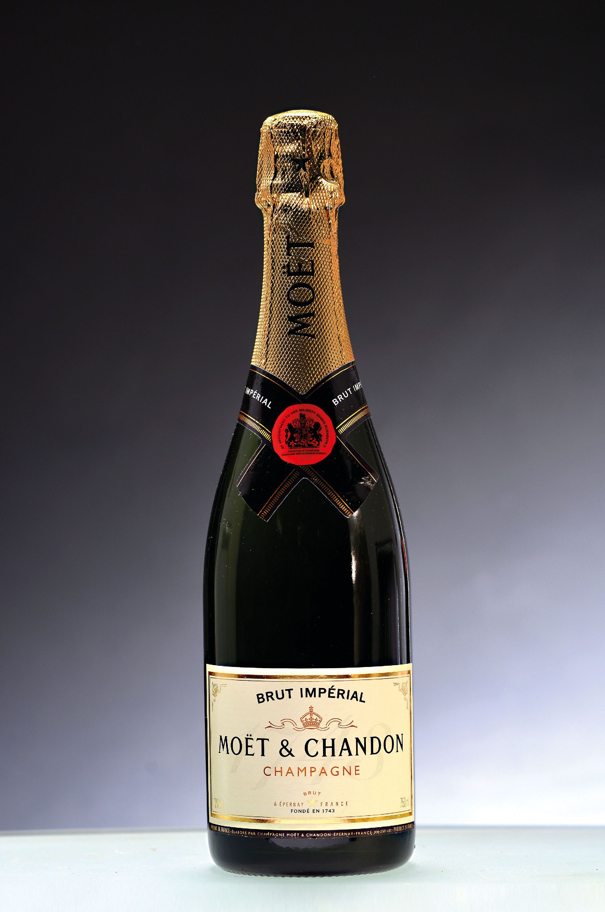 Image 26980279 - 1 Flasche Moet & Chandon Champagne Brut Imperial, Epernay, ca. 75cl, 12%Vol., in orig. ...